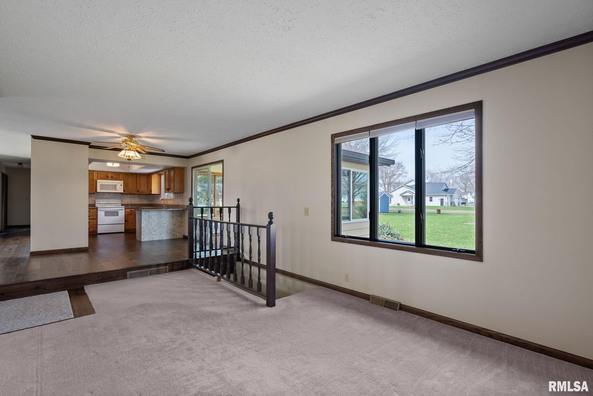 120 S 27th Avenue, Eldridge, Iowa image 15