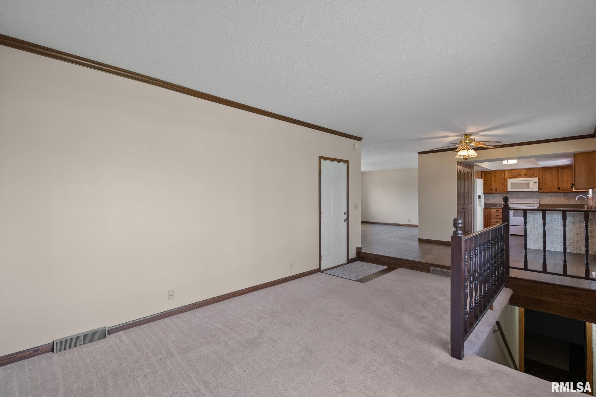 120 S 27th Avenue, Eldridge, Iowa image 16