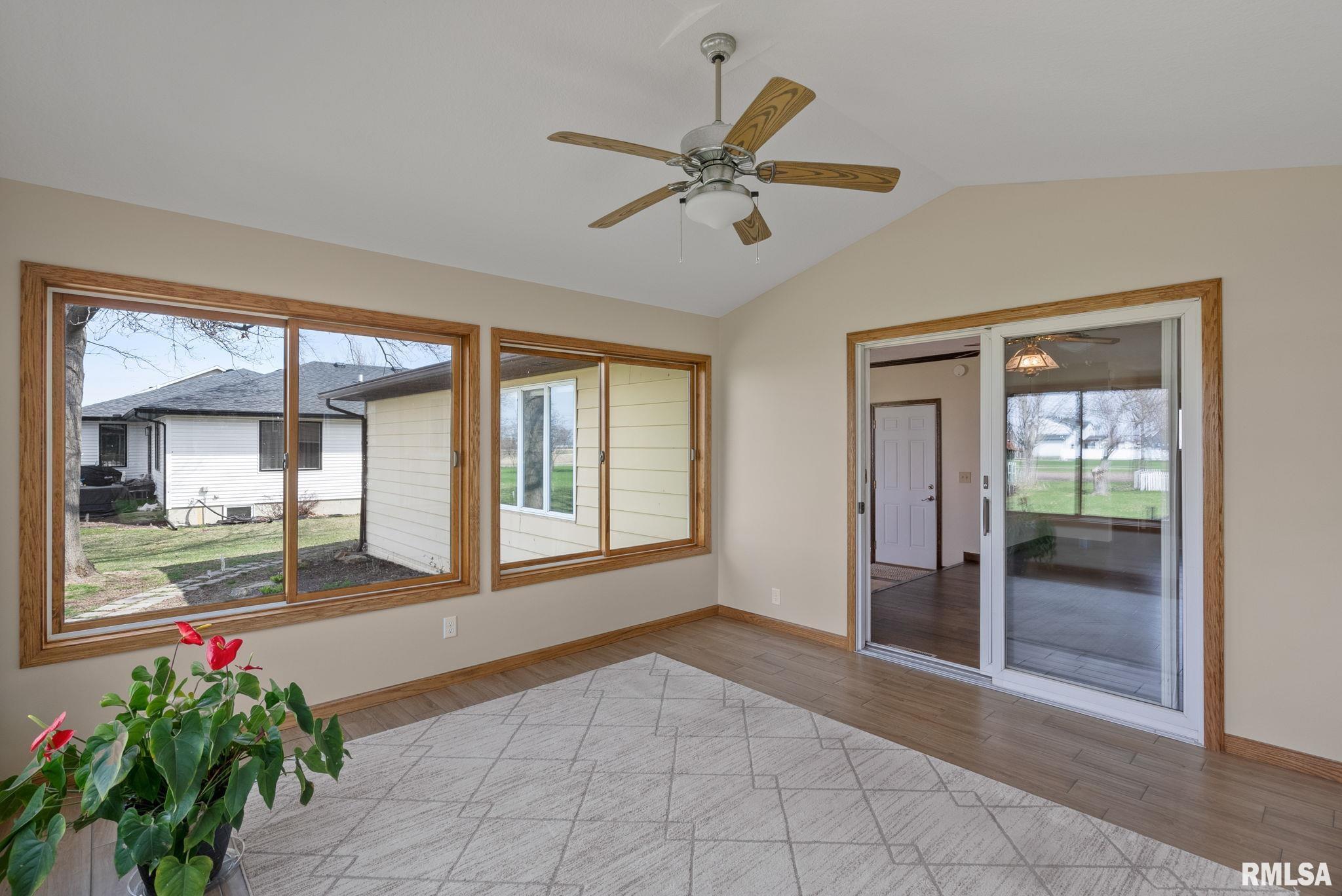 120 S 27th Avenue, Eldridge, Iowa image 14
