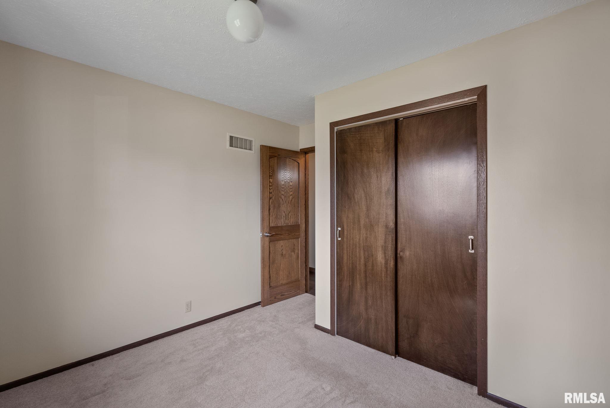 120 S 27th Avenue, Eldridge, Iowa image 24