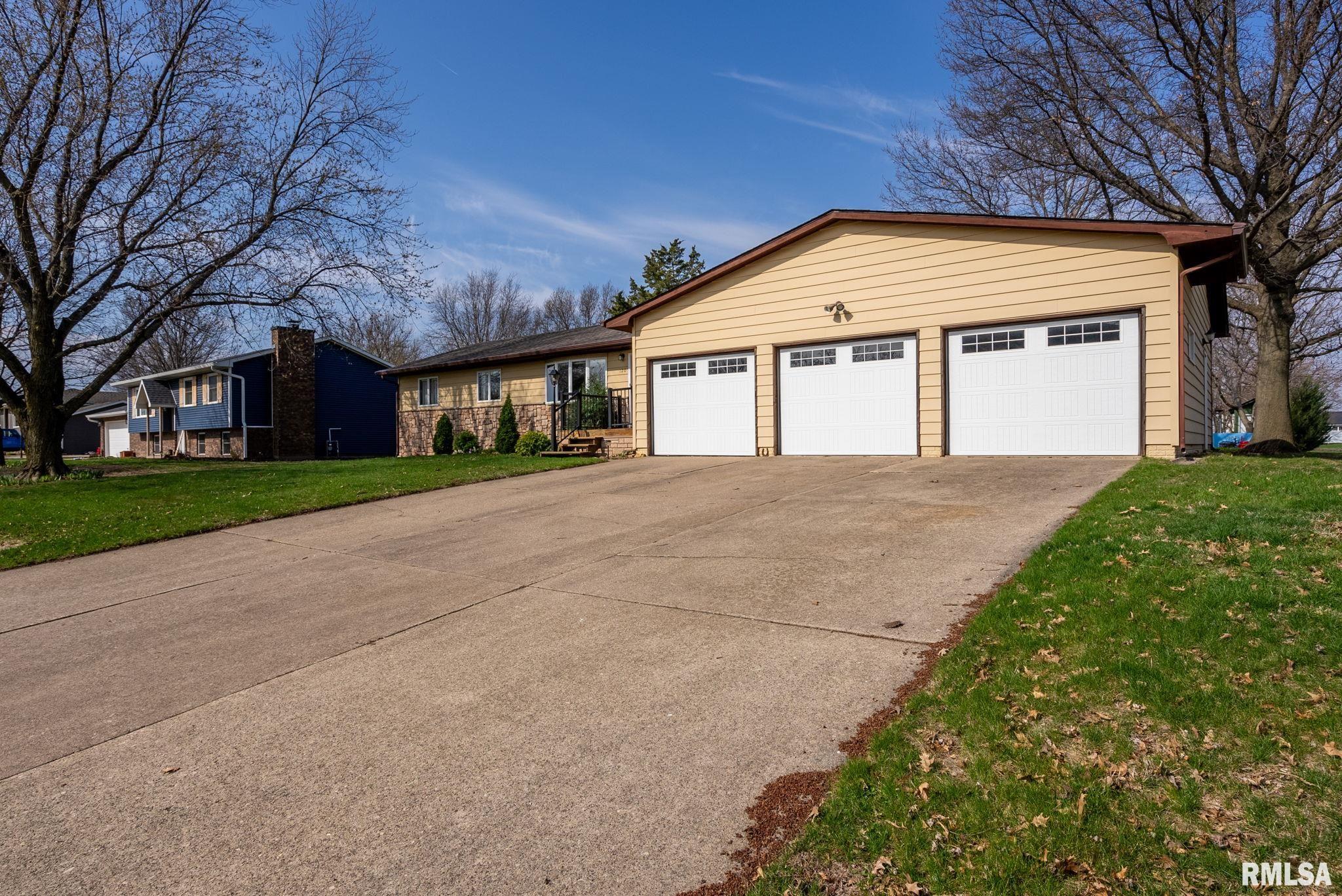120 S 27th Avenue, Eldridge, Iowa image 3