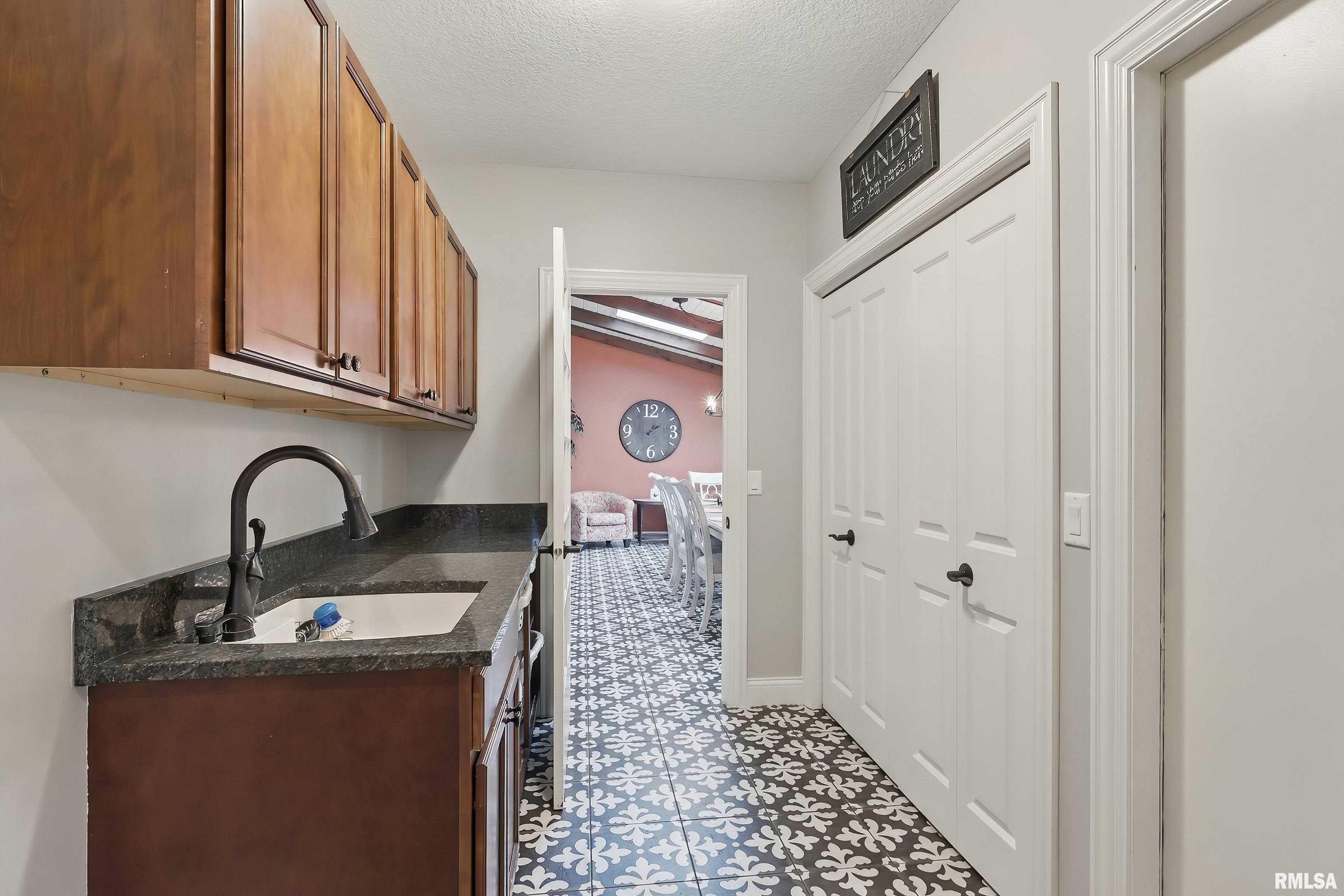 2312 Windsor Drive, Davenport, Iowa image 31