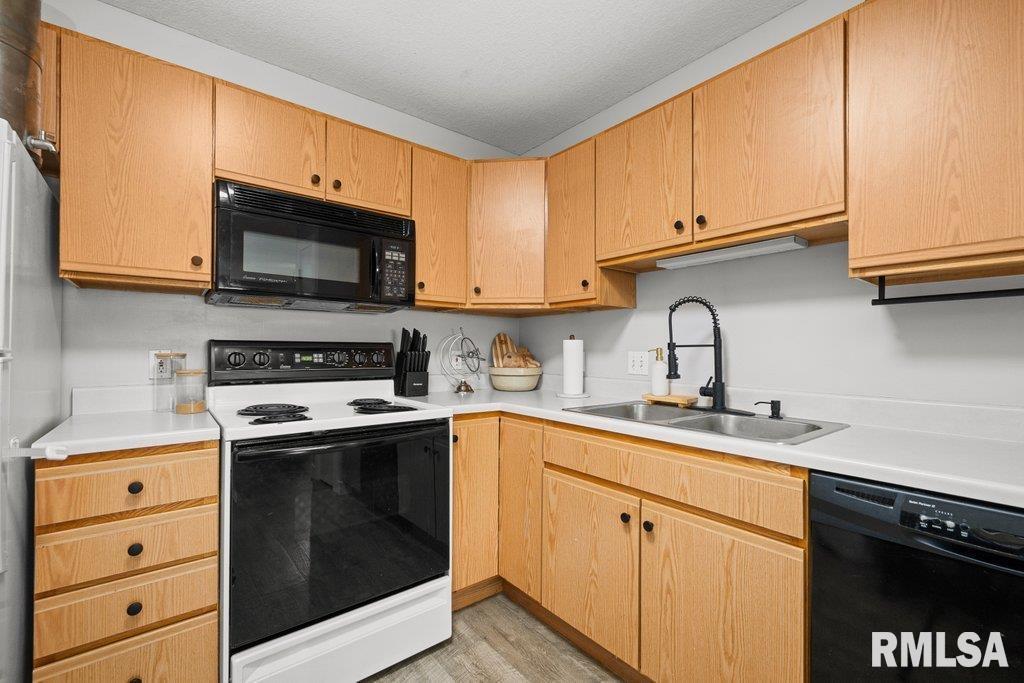 4186 Fairview Drive #6, Bettendorf, Iowa image 17