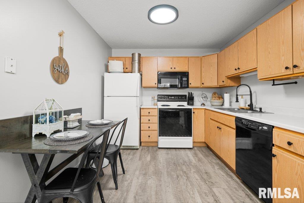 4186 Fairview Drive #6, Bettendorf, Iowa image 16