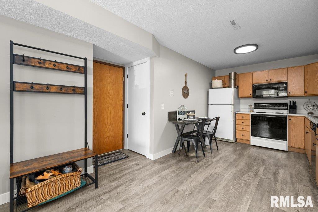 4186 Fairview Drive #6, Bettendorf, Iowa image 15