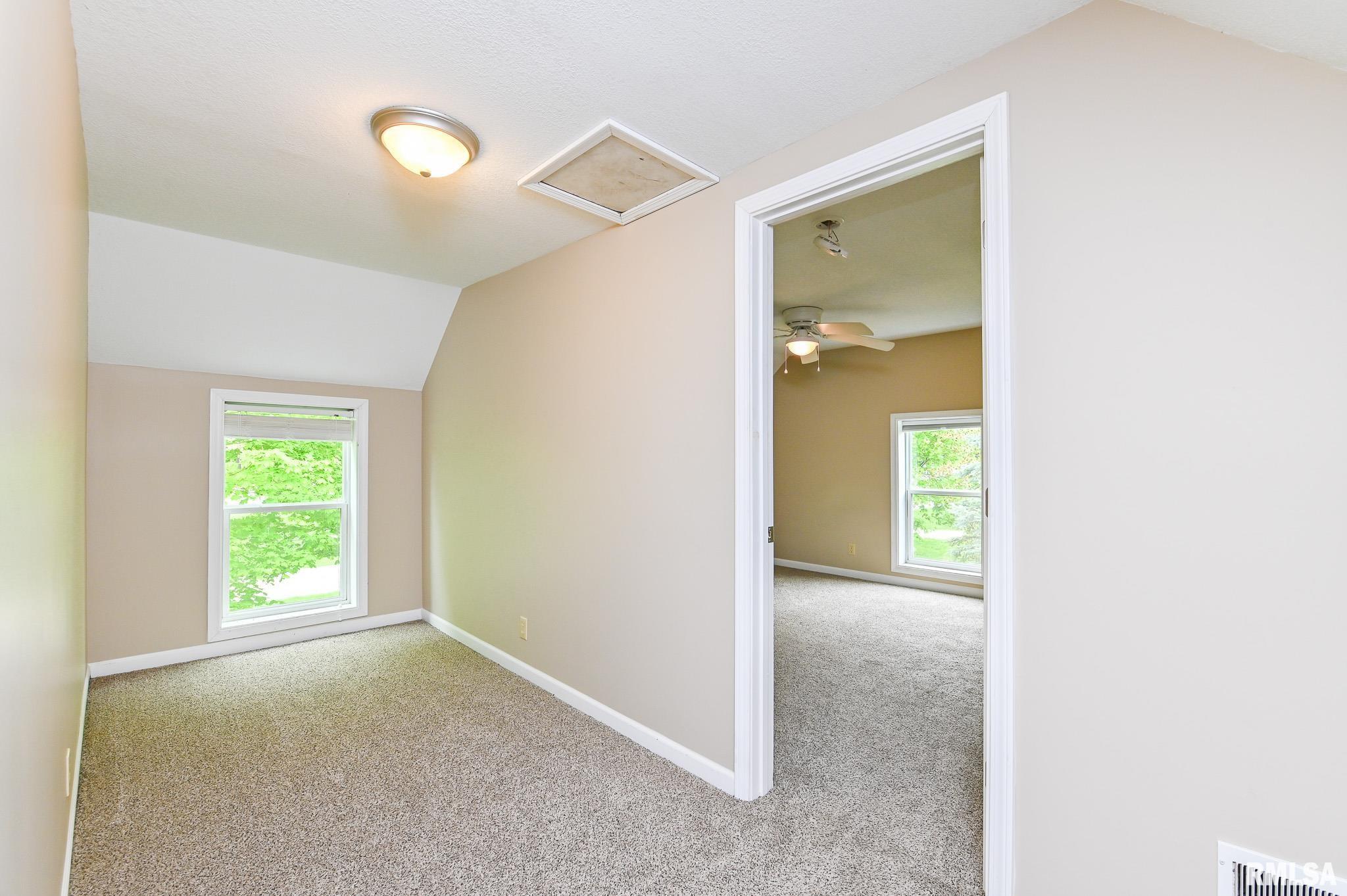 114 S Detweiler Street, Congerville, Illinois image 24