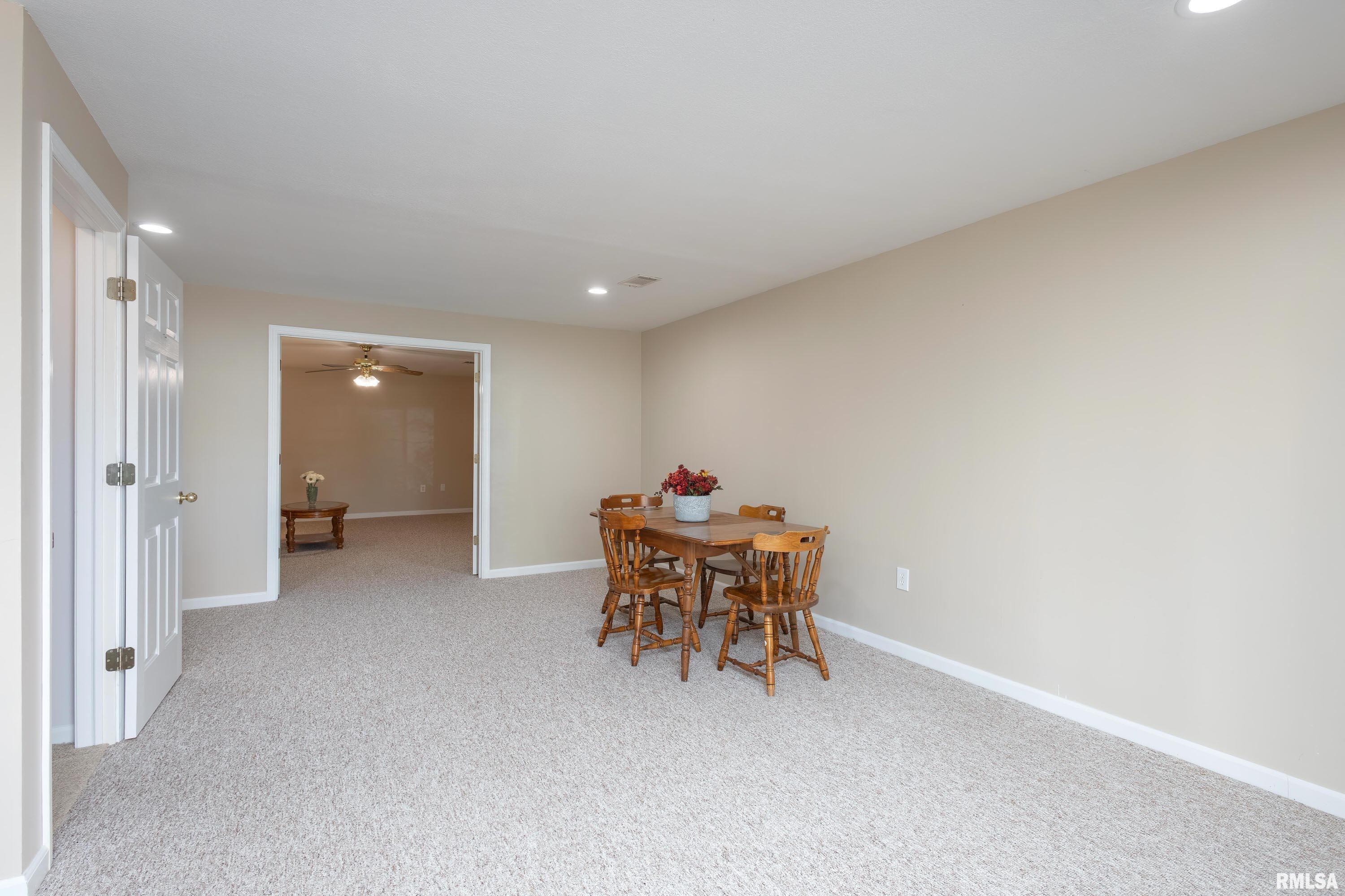 3625 Kennedy Drive #14, East Moline, Illinois image 25