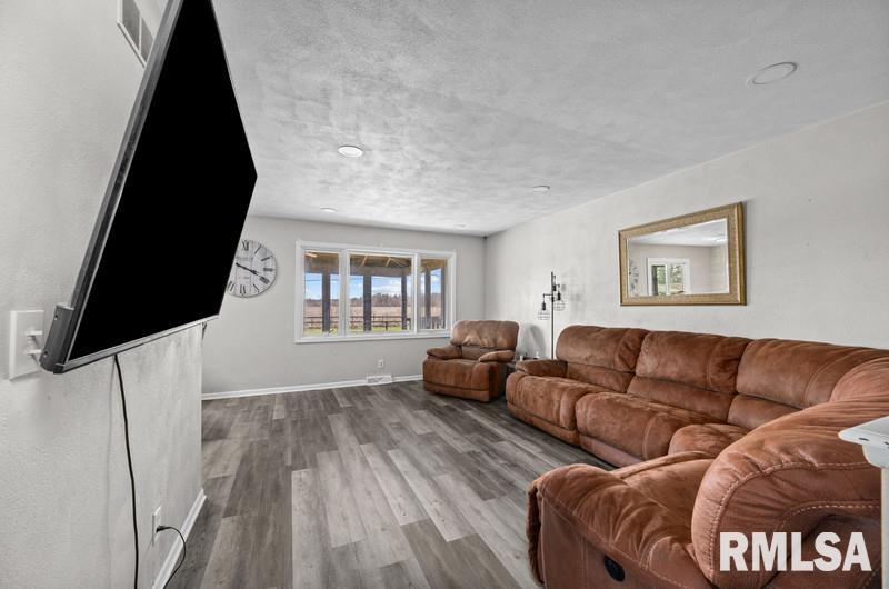 3900 172nd Street North, East Moline, Illinois image 6