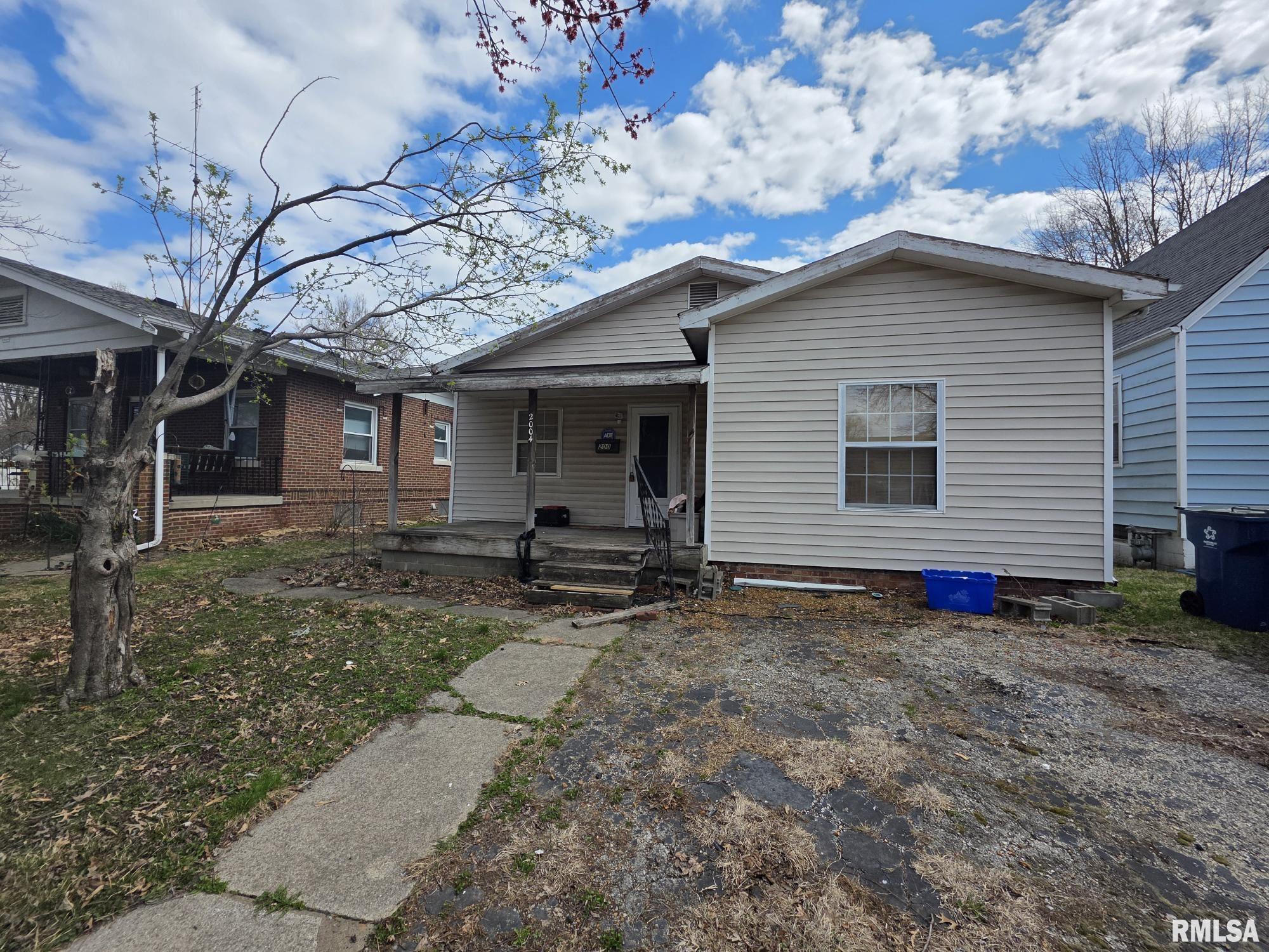 2004 Pasfield Street, Springfield, Illinois image 1