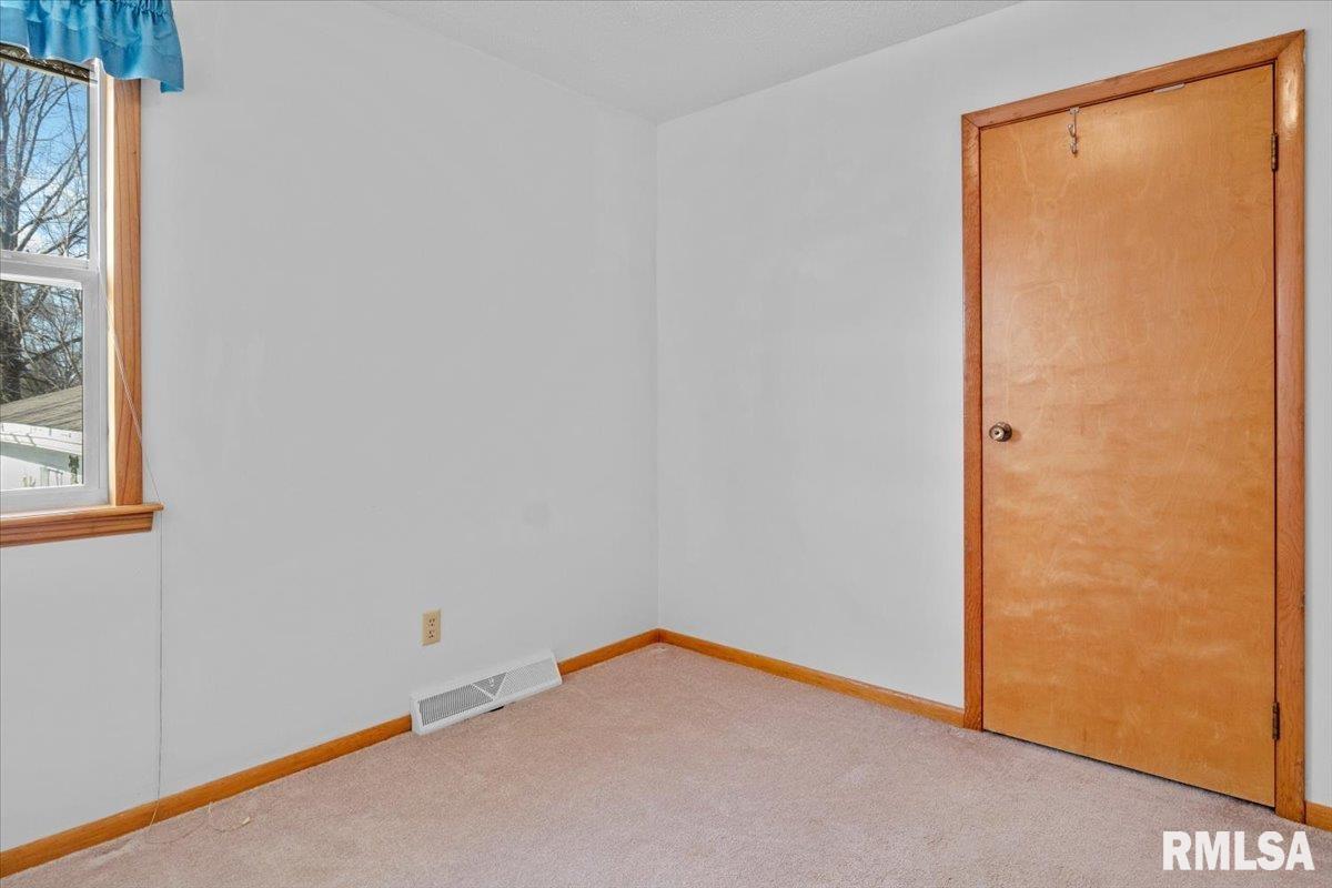 82 Clear Lake Road, Dawson, Illinois image 21