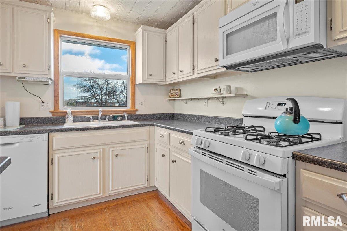 82 Clear Lake Road, Dawson, Illinois image 14