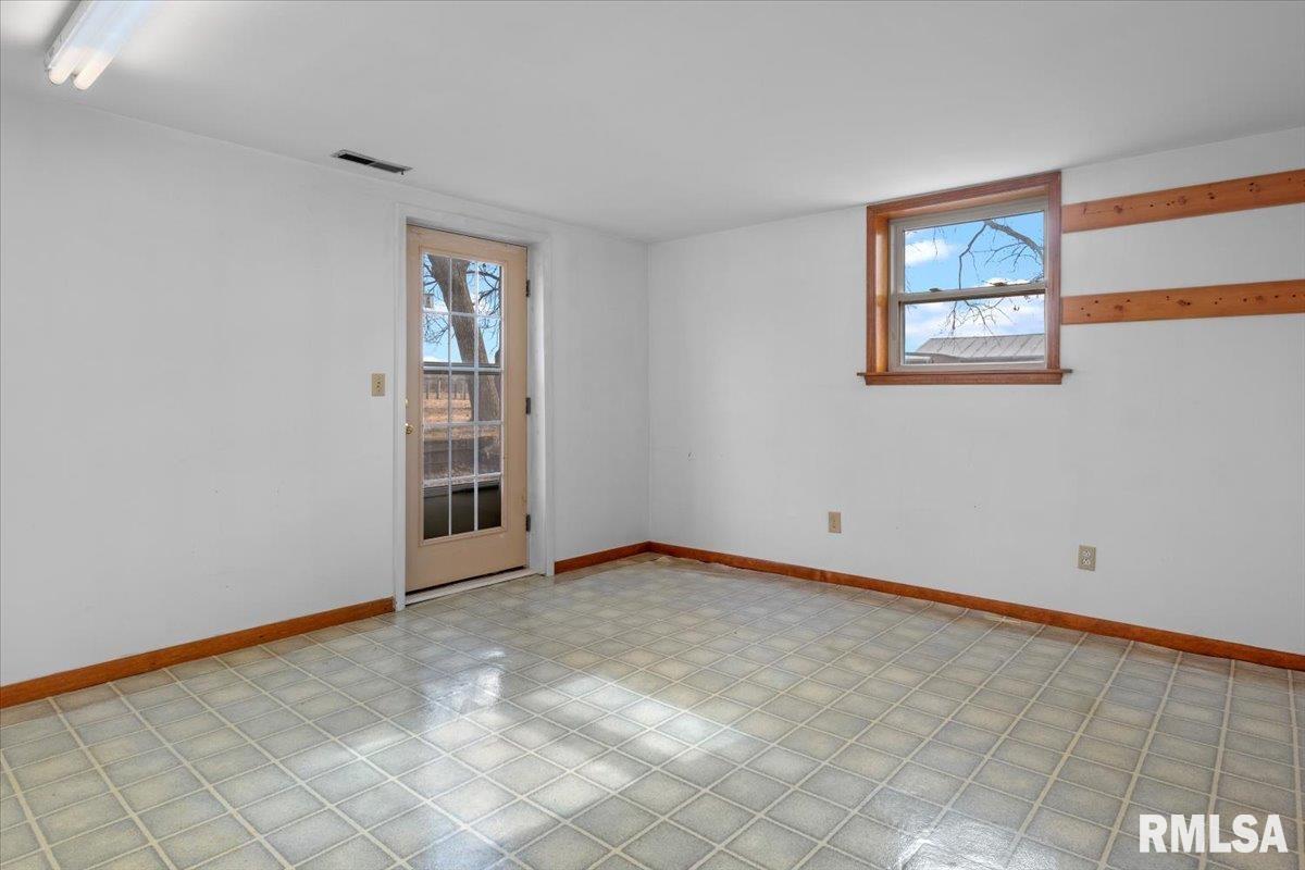 82 Clear Lake Road, Dawson, Illinois image 36
