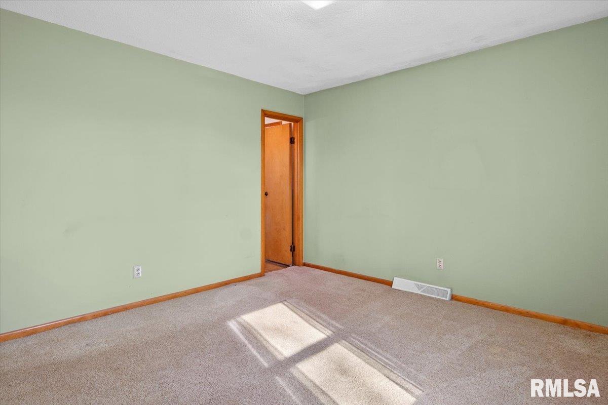 82 Clear Lake Road, Dawson, Illinois image 17