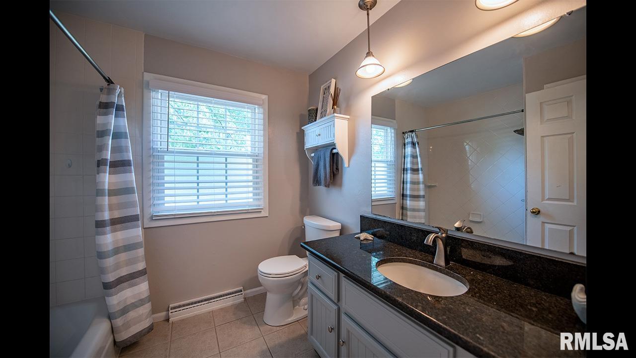 4439 Winding Hill Road, Davenport, Iowa image 25
