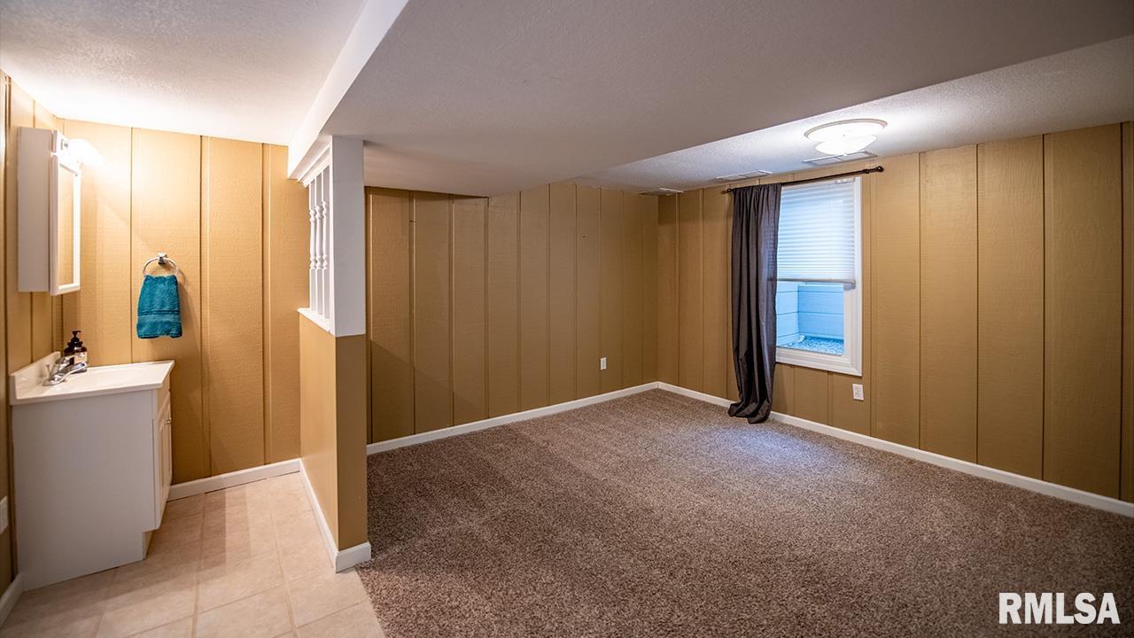 4439 Winding Hill Road, Davenport, Iowa image 27