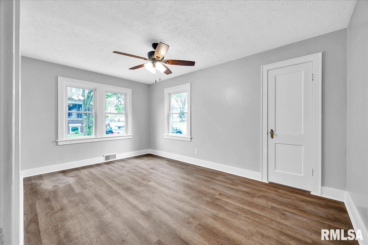 902 Peoria Street, Washington, Illinois image 10