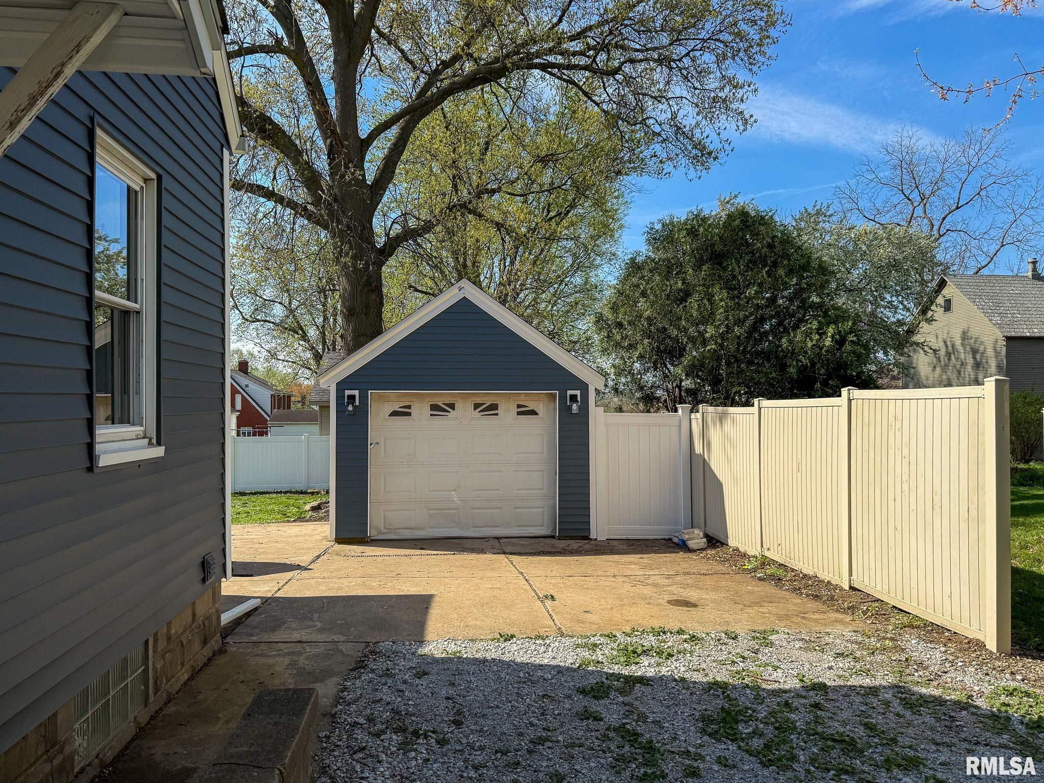 902 Peoria Street, Washington, Illinois image 25