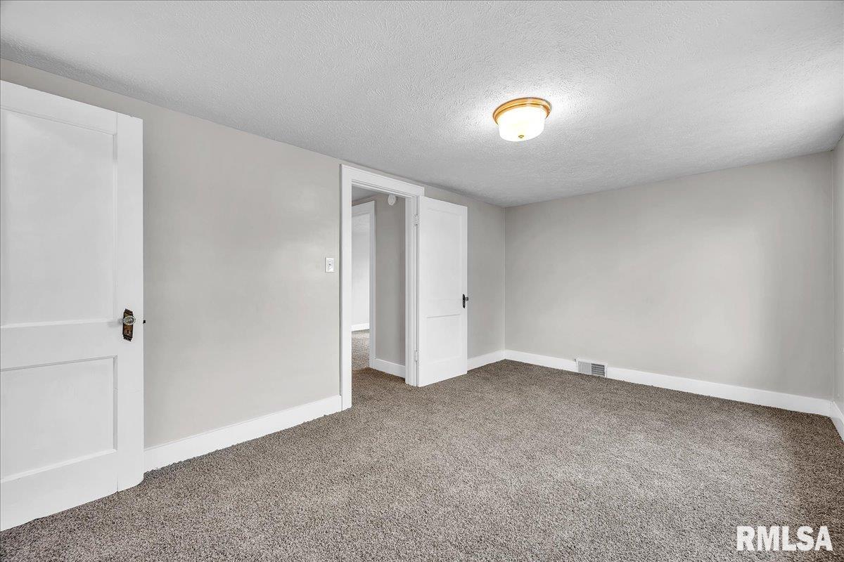 902 Peoria Street, Washington, Illinois image 17