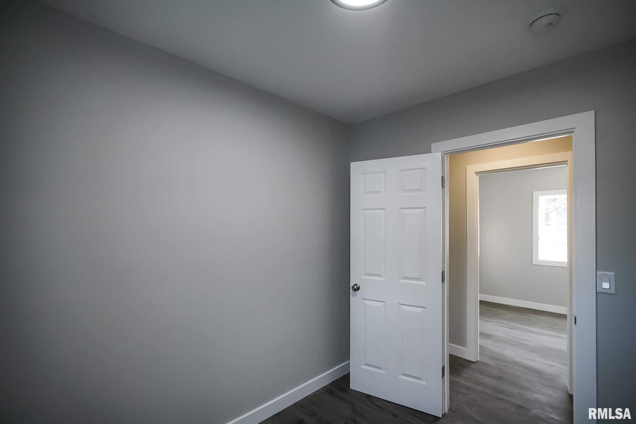137 Center Street, Creve Coeur, Illinois image 37