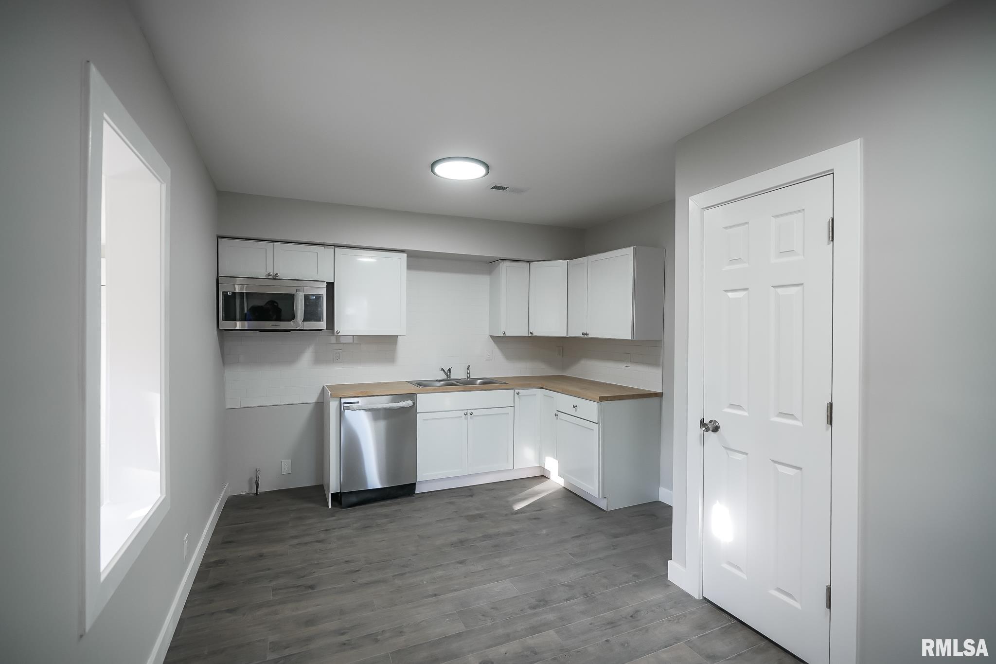 137 Center Street, Creve Coeur, Illinois image 2