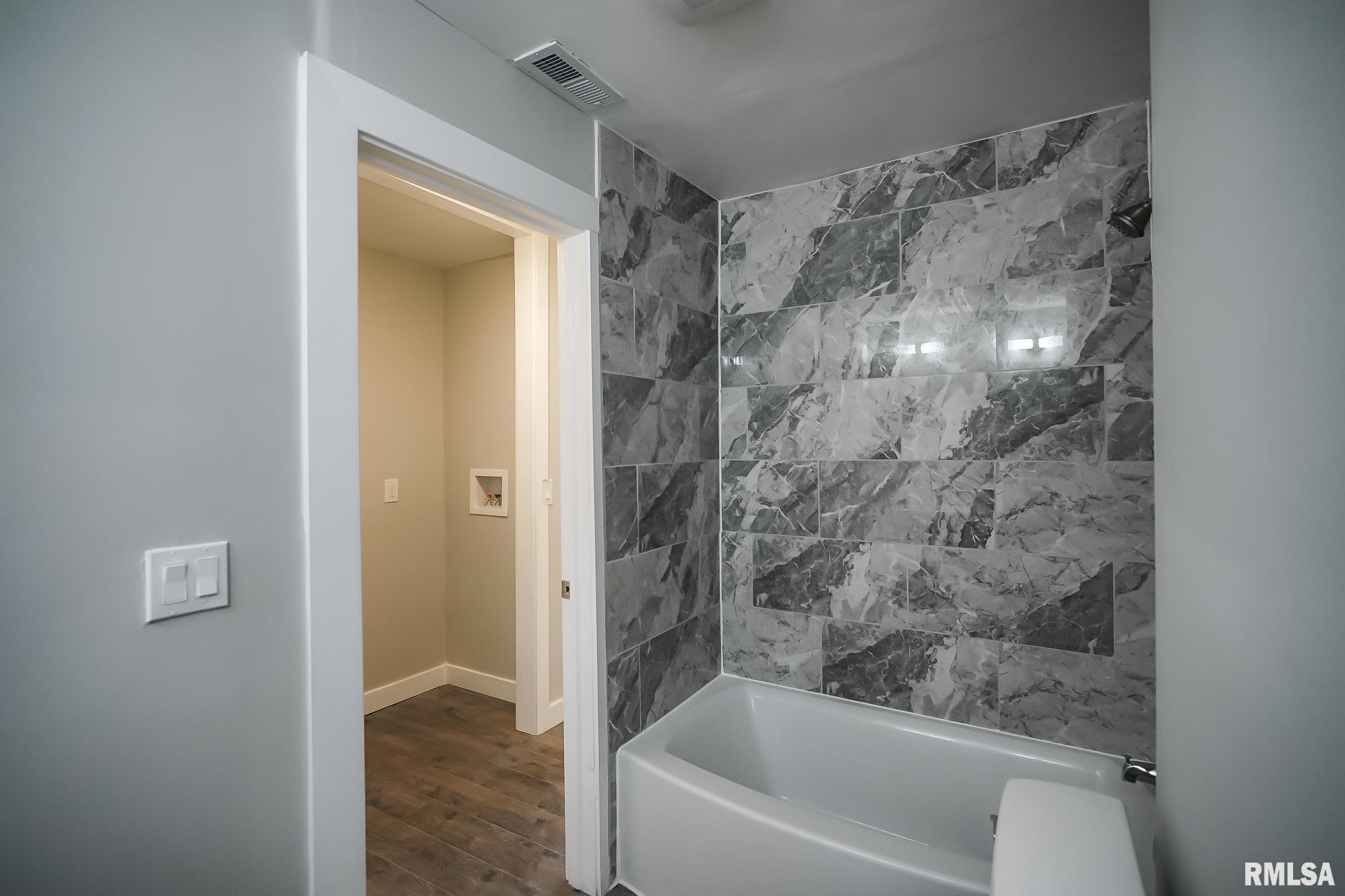137 Center Street, Creve Coeur, Illinois image 25