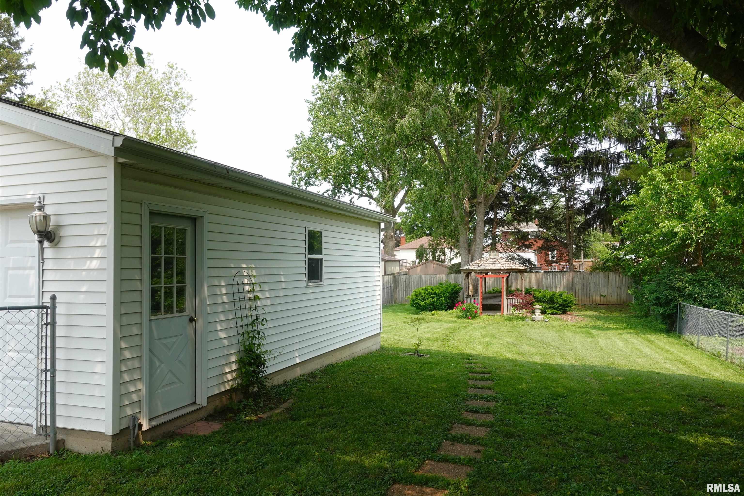 1019 Florence Avenue, Galesburg, Illinois image 8