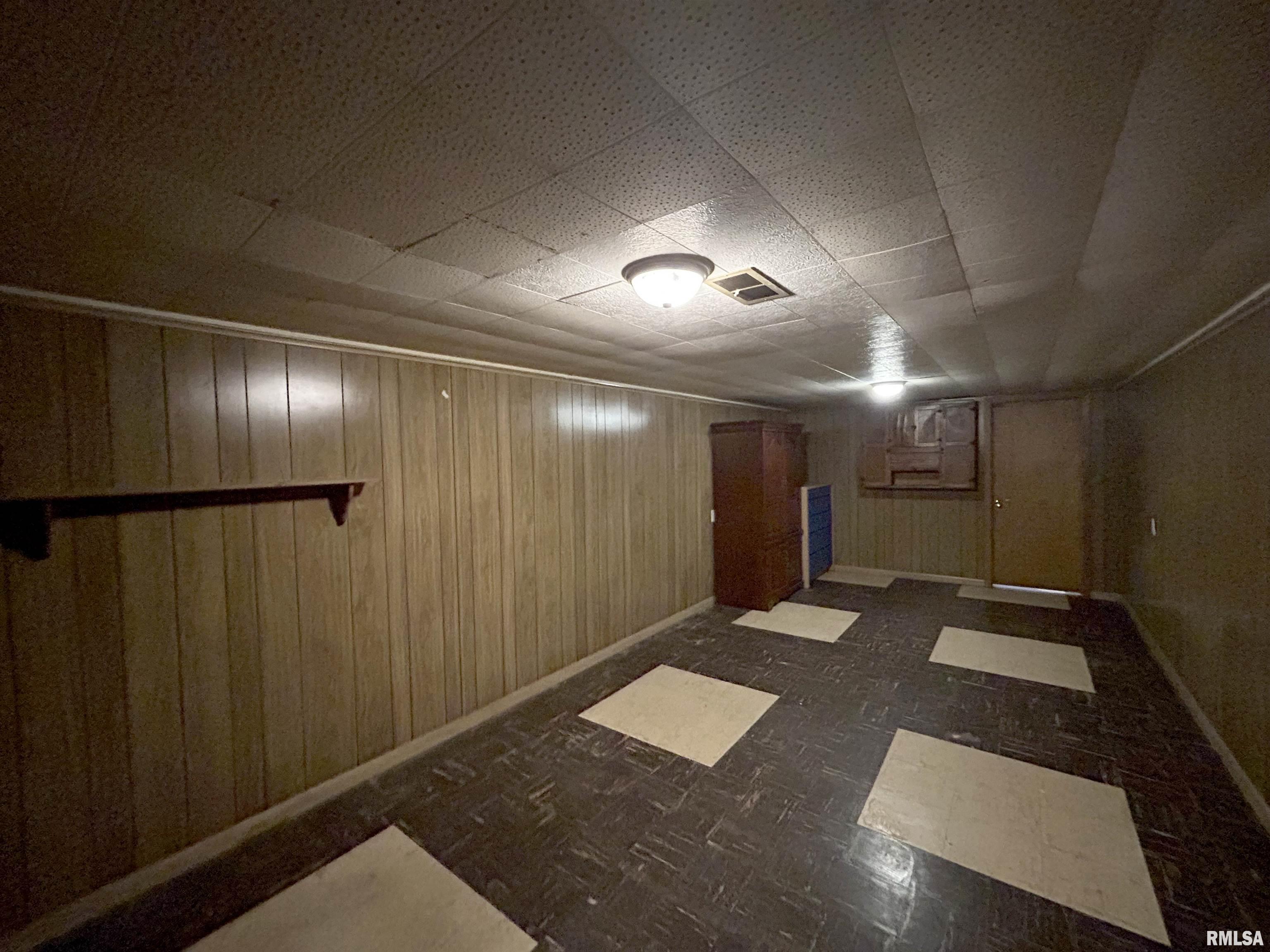 813 E Hines Avenue, Peoria Heights, Illinois image 43