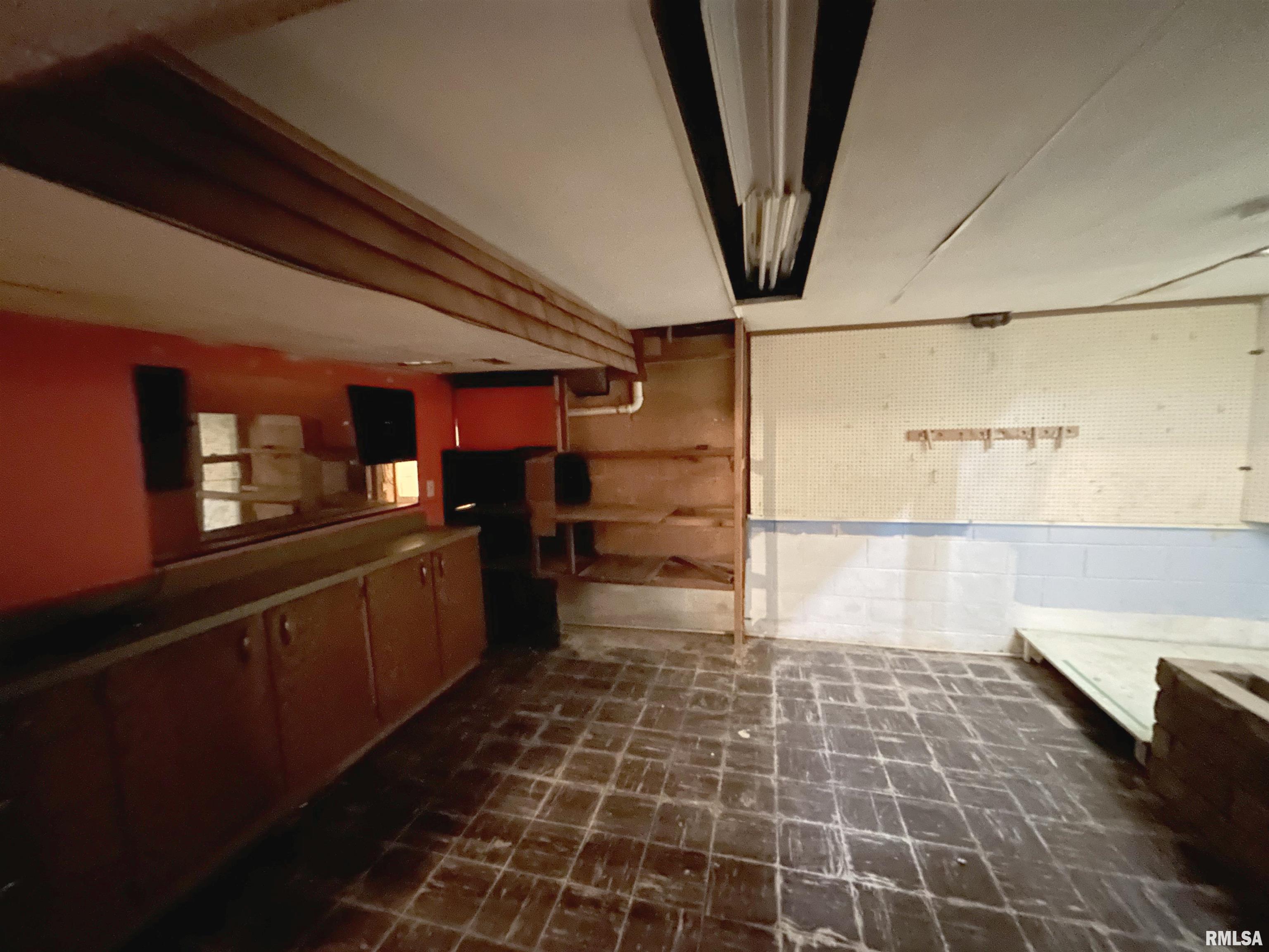 813 E Hines Avenue, Peoria Heights, Illinois image 47