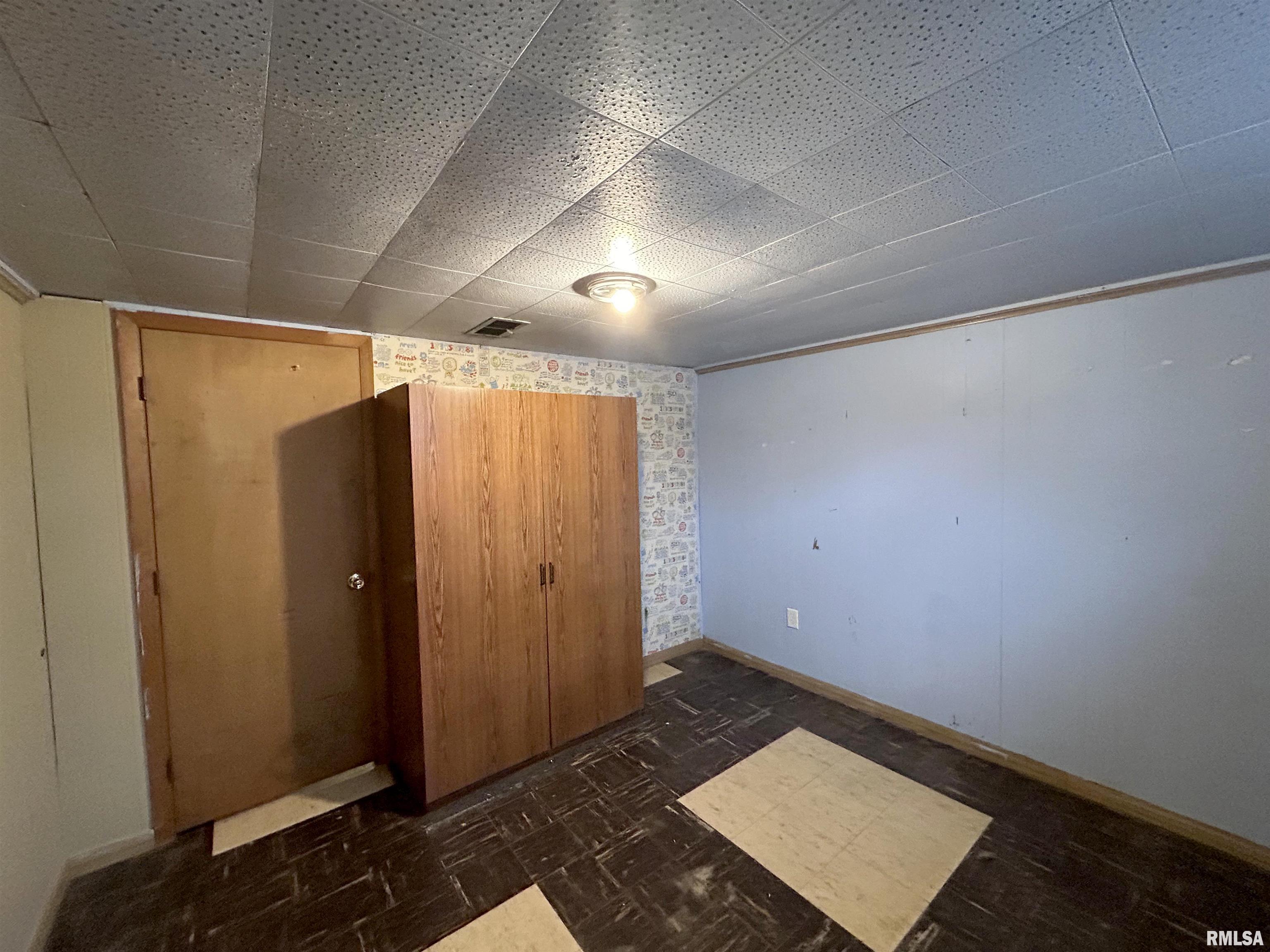 813 E Hines Avenue, Peoria Heights, Illinois image 46