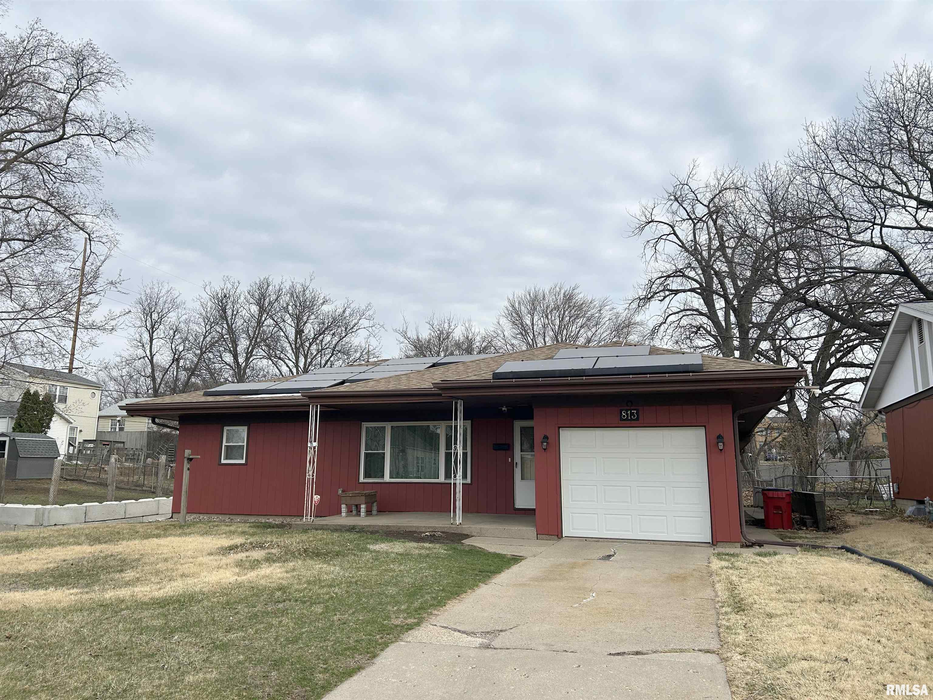 813 E Hines Avenue, Peoria Heights, Illinois image 2