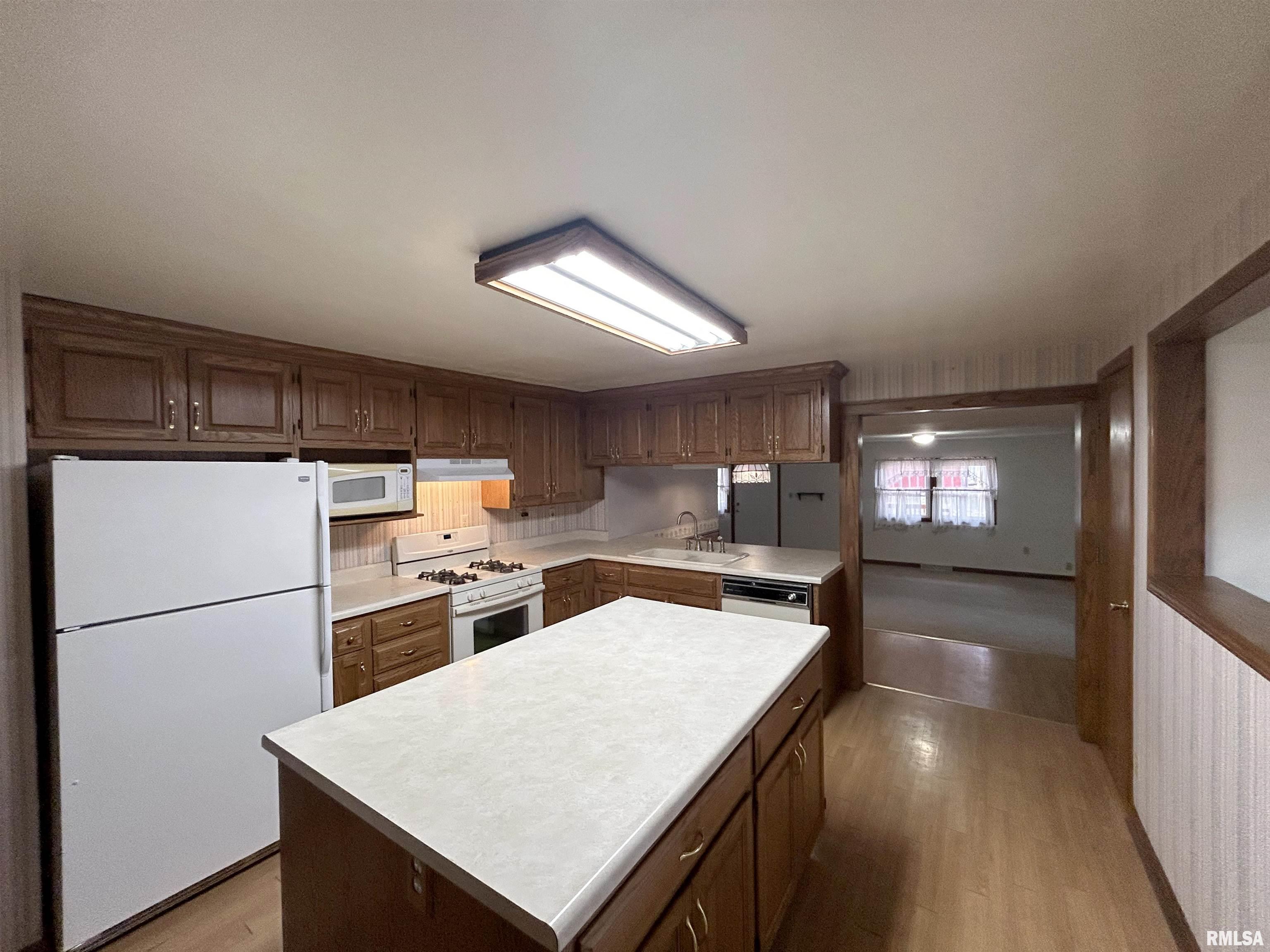 813 E Hines Avenue, Peoria Heights, Illinois image 9