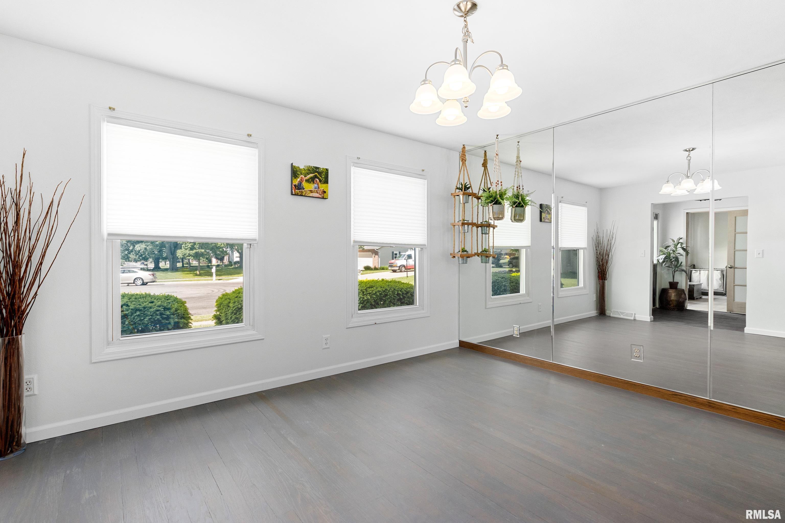 6701 N Fox Point Court, Peoria, Illinois image 13