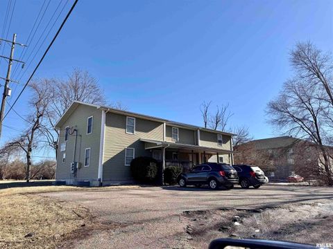 Multifamily For Sale - 1613 W Adams Street<br/> Macomb, IL 61455