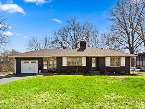 Homes For Sale - 330 N Sycamore Terrace<br/> Fulton County, Canton, IL 61520