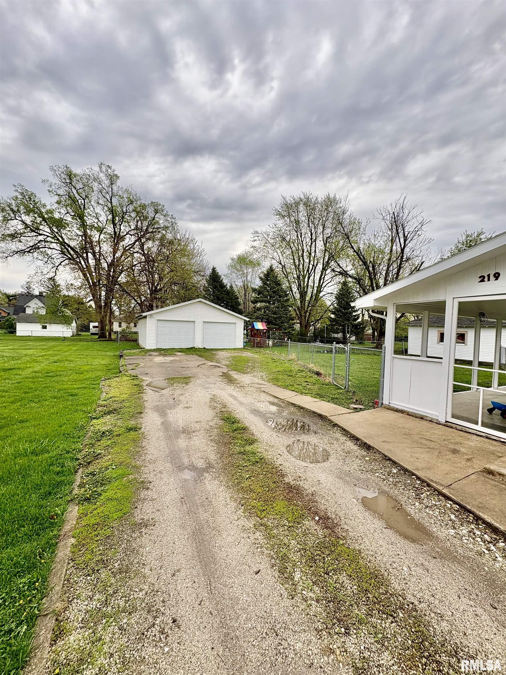 219 N Arthur Avenue, Galesburg, Illinois image 40