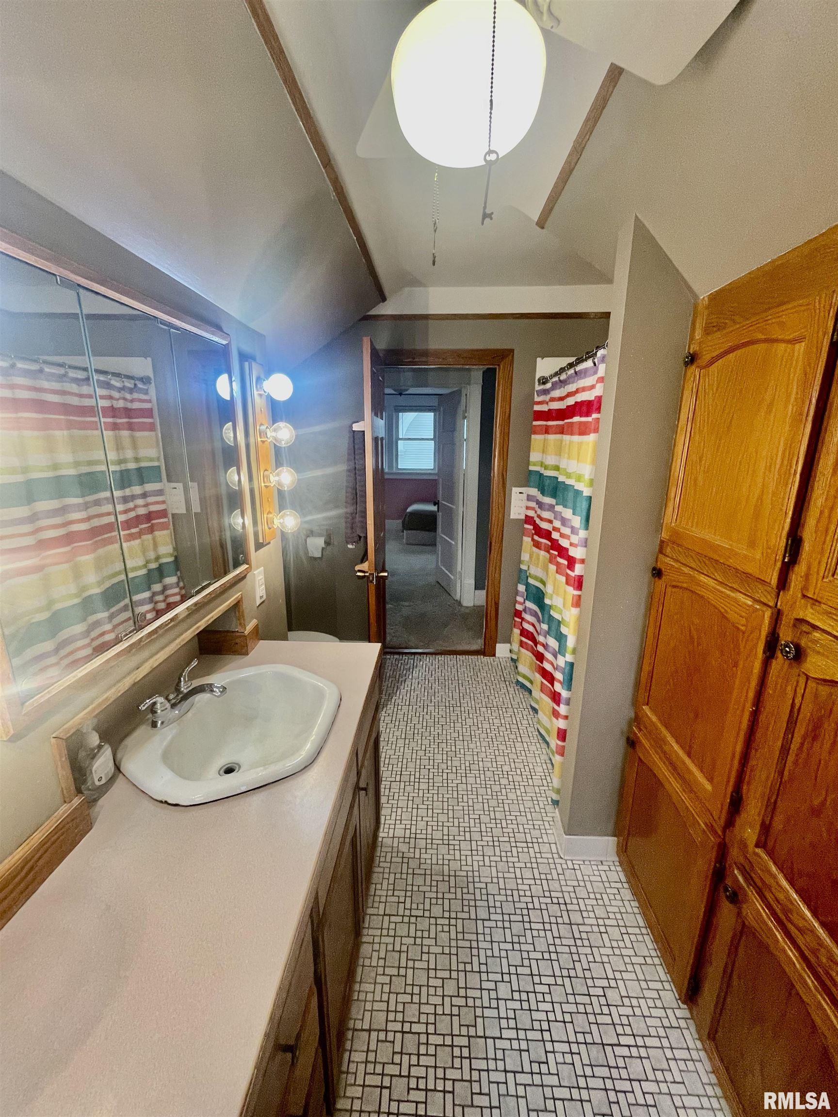 219 N Arthur Avenue, Galesburg, Illinois image 32