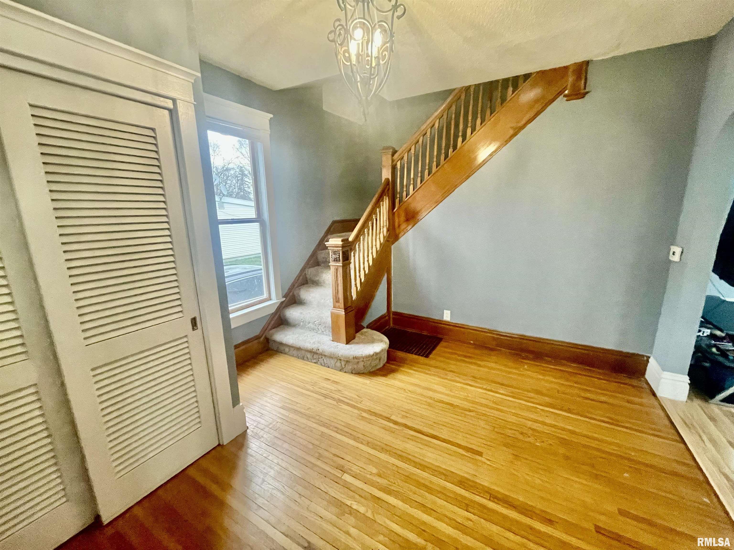 219 N Arthur Avenue, Galesburg, Illinois image 7