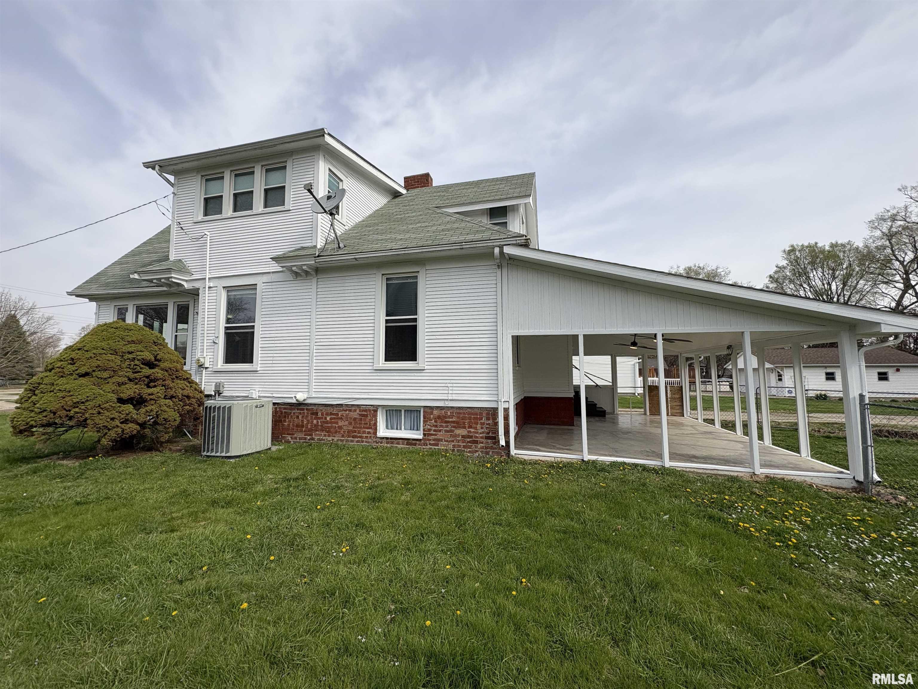 219 N Arthur Avenue, Galesburg, Illinois image 38