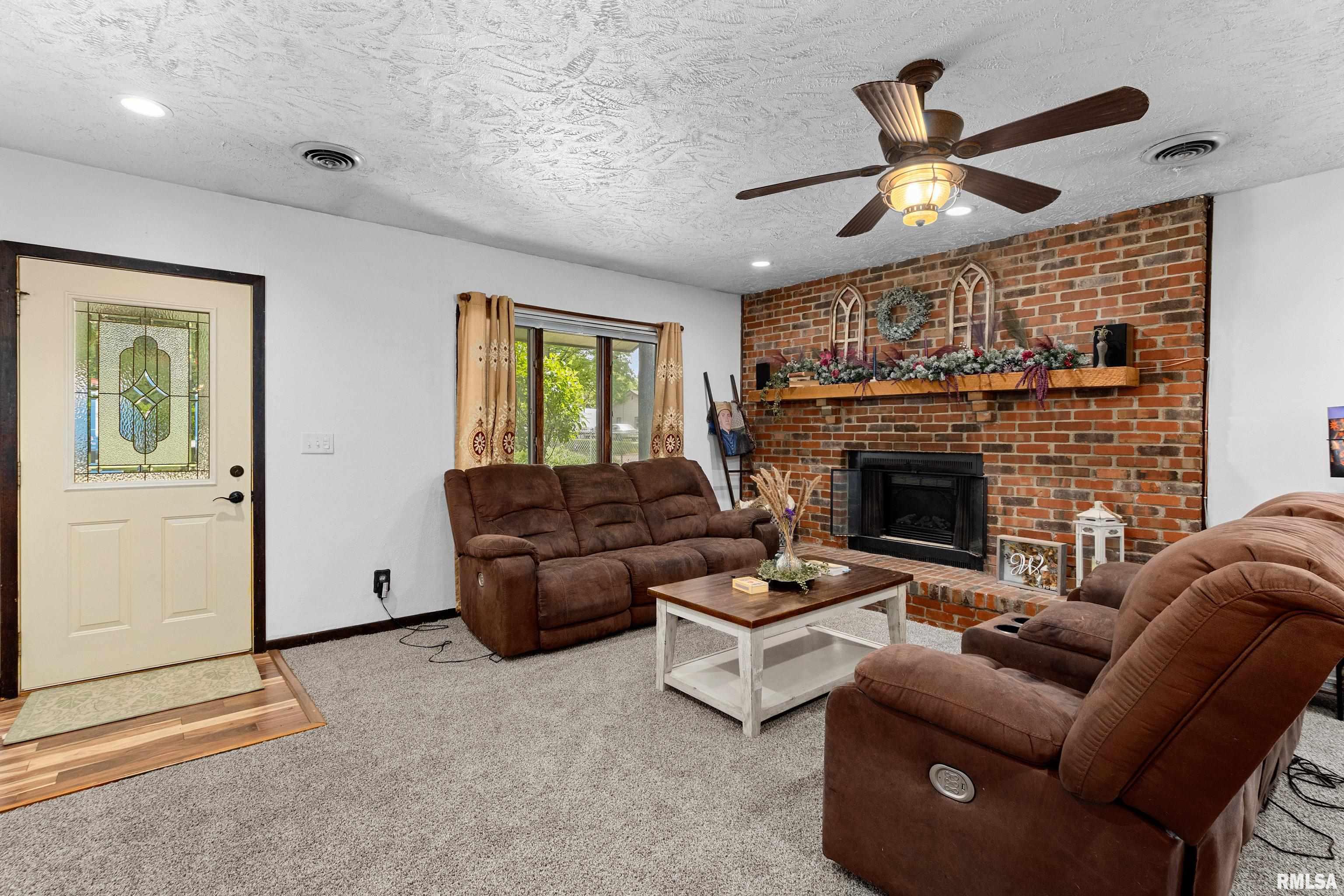 107 N Inglewood Drive, East Peoria, Illinois image 5