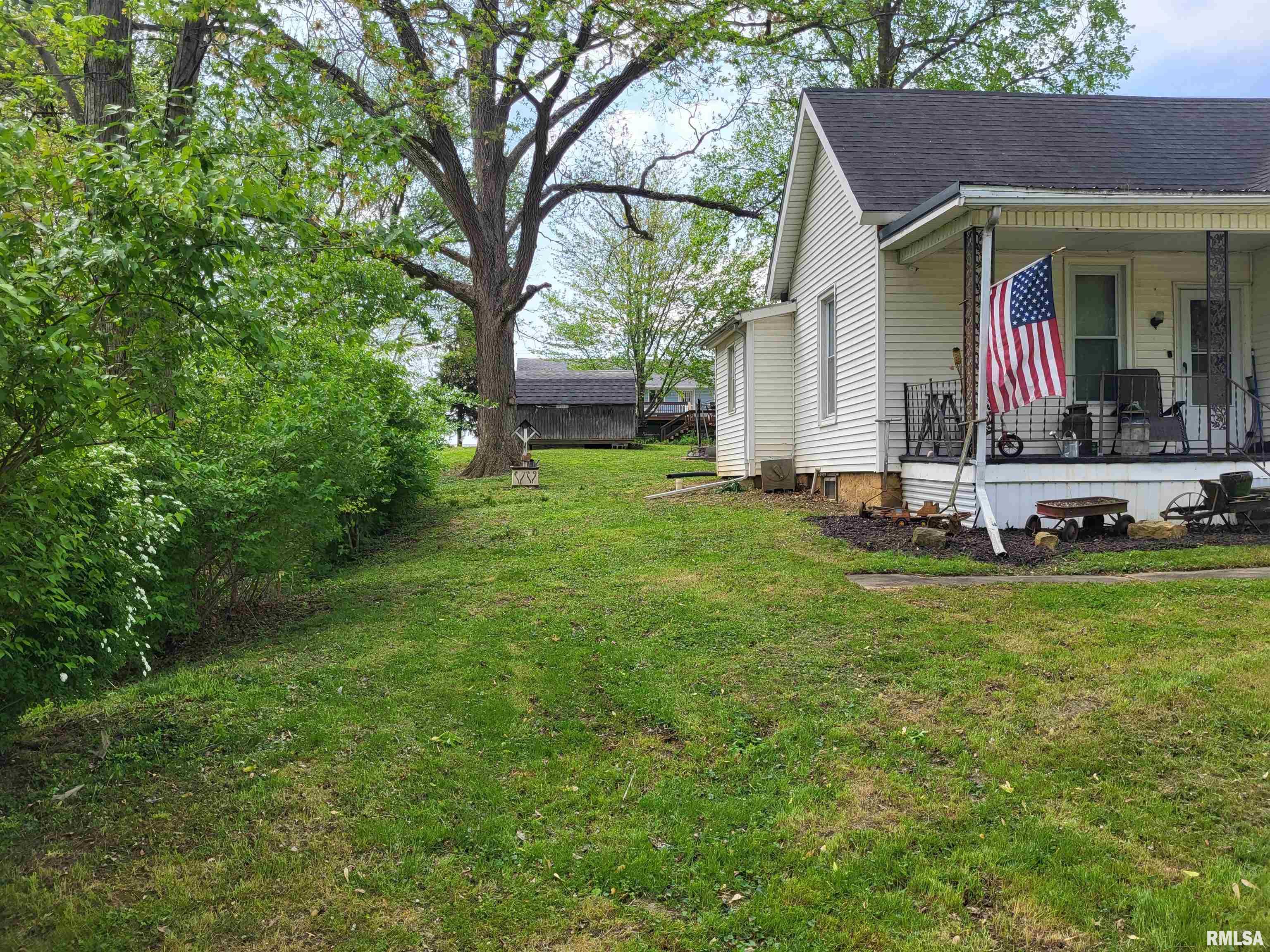 326 W 2nd Street, Versailles, Illinois image 3