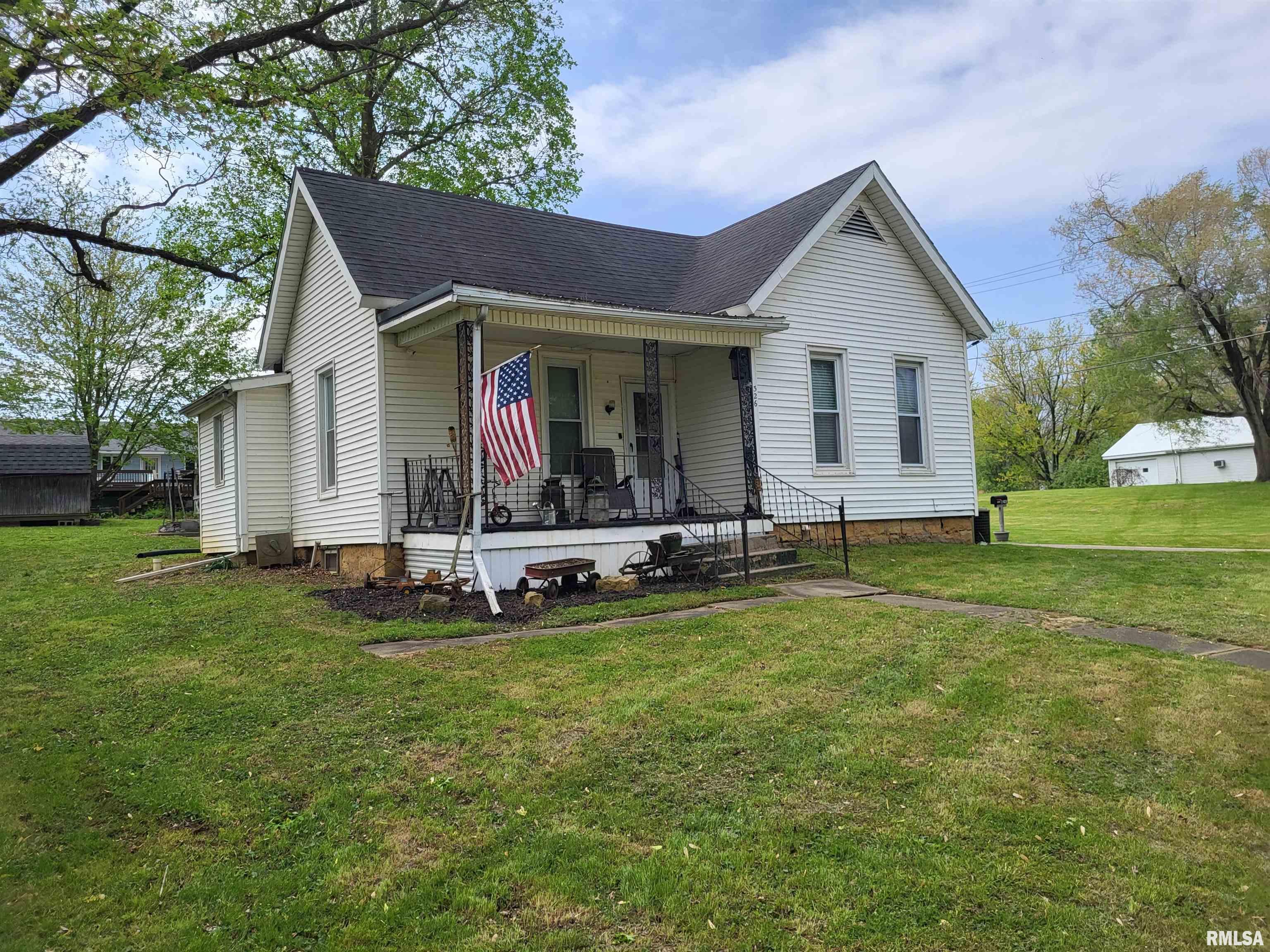 326 W 2nd Street, Versailles, Illinois image 2
