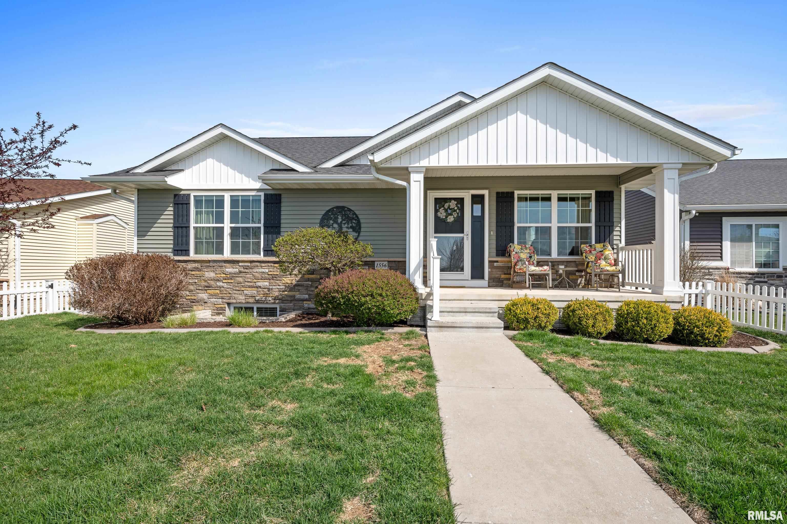 1556 Parkview Lane, Davenport, Iowa image 1