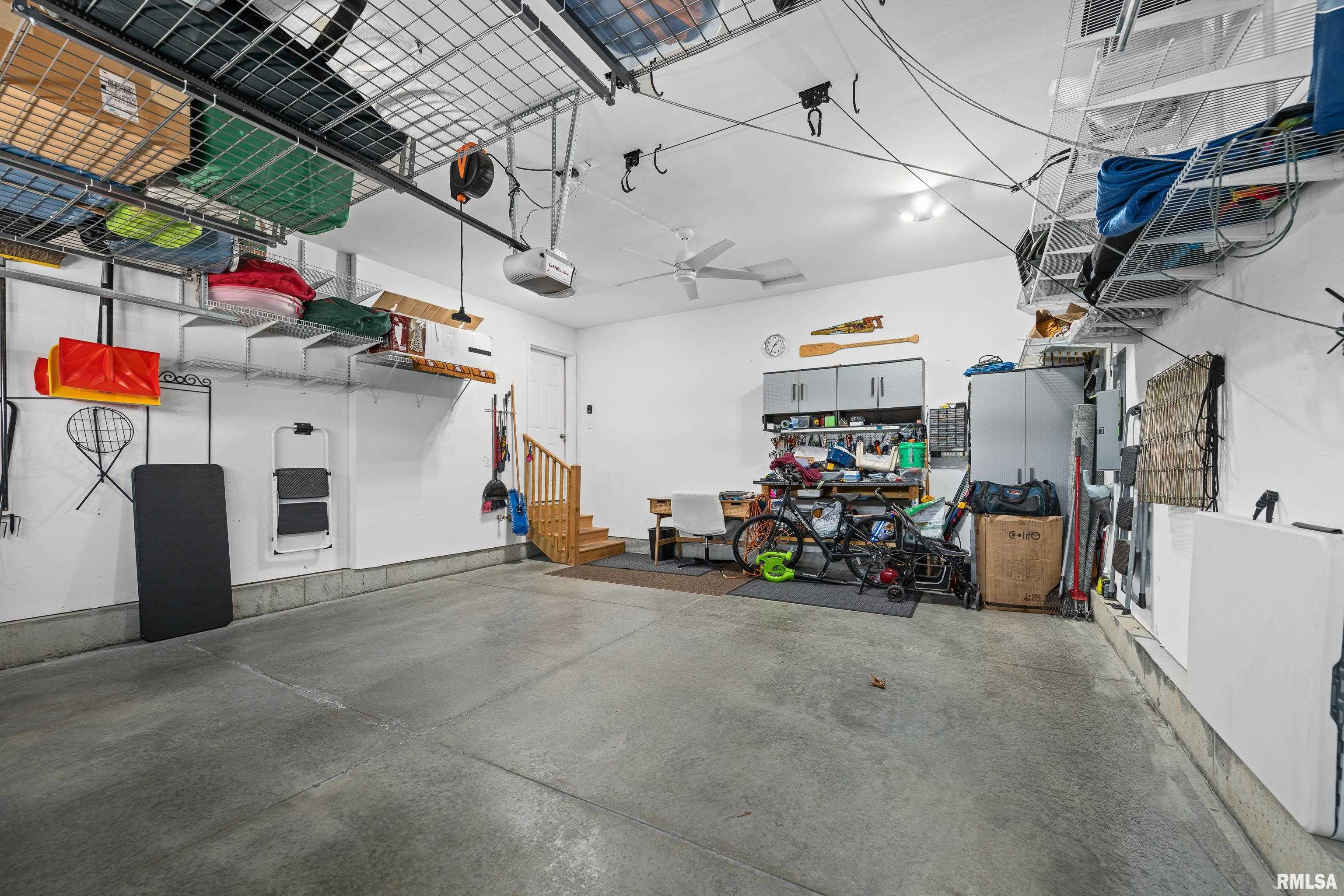 1556 Parkview Lane, Davenport, Iowa image 30