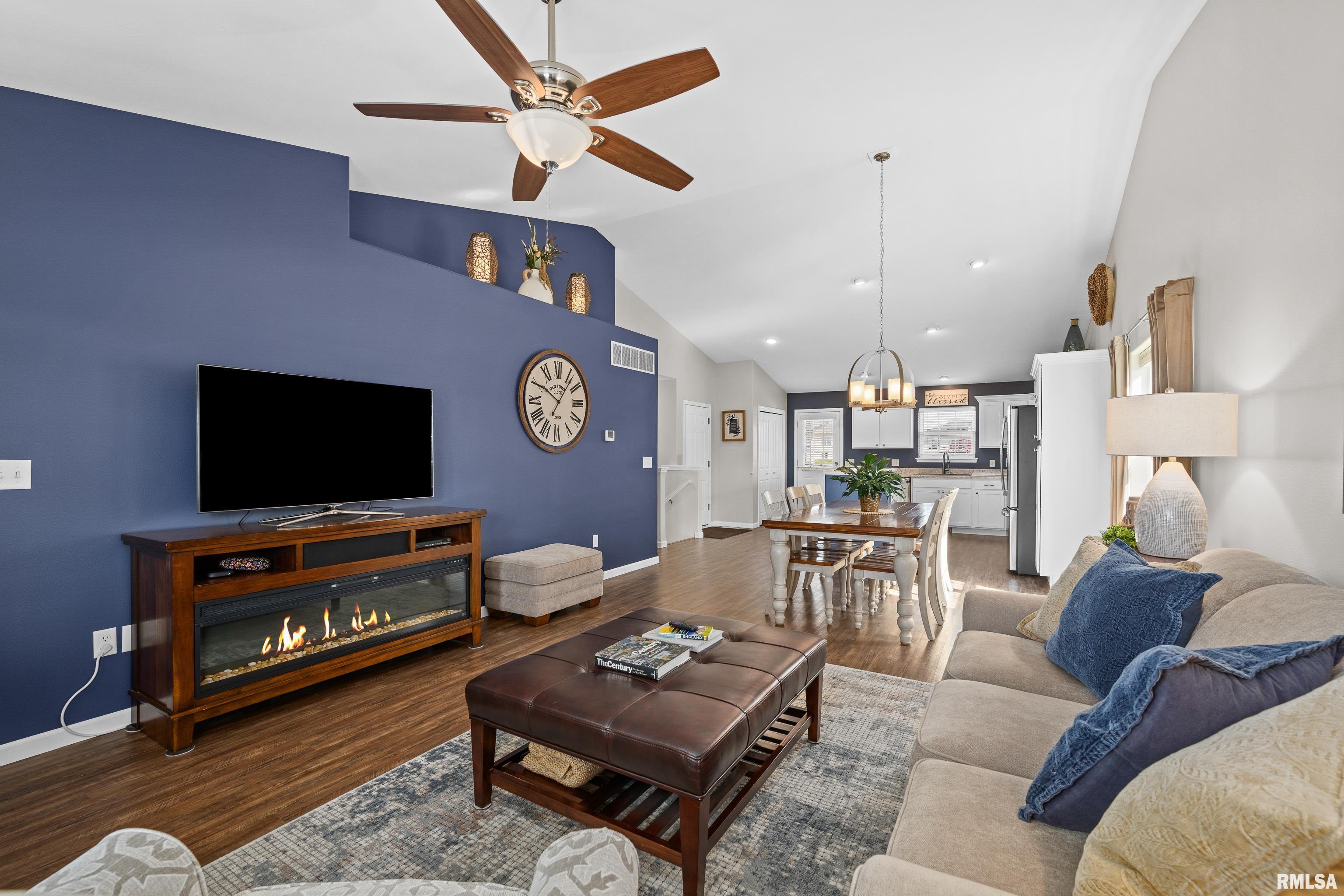1556 Parkview Lane, Davenport, Iowa image 5