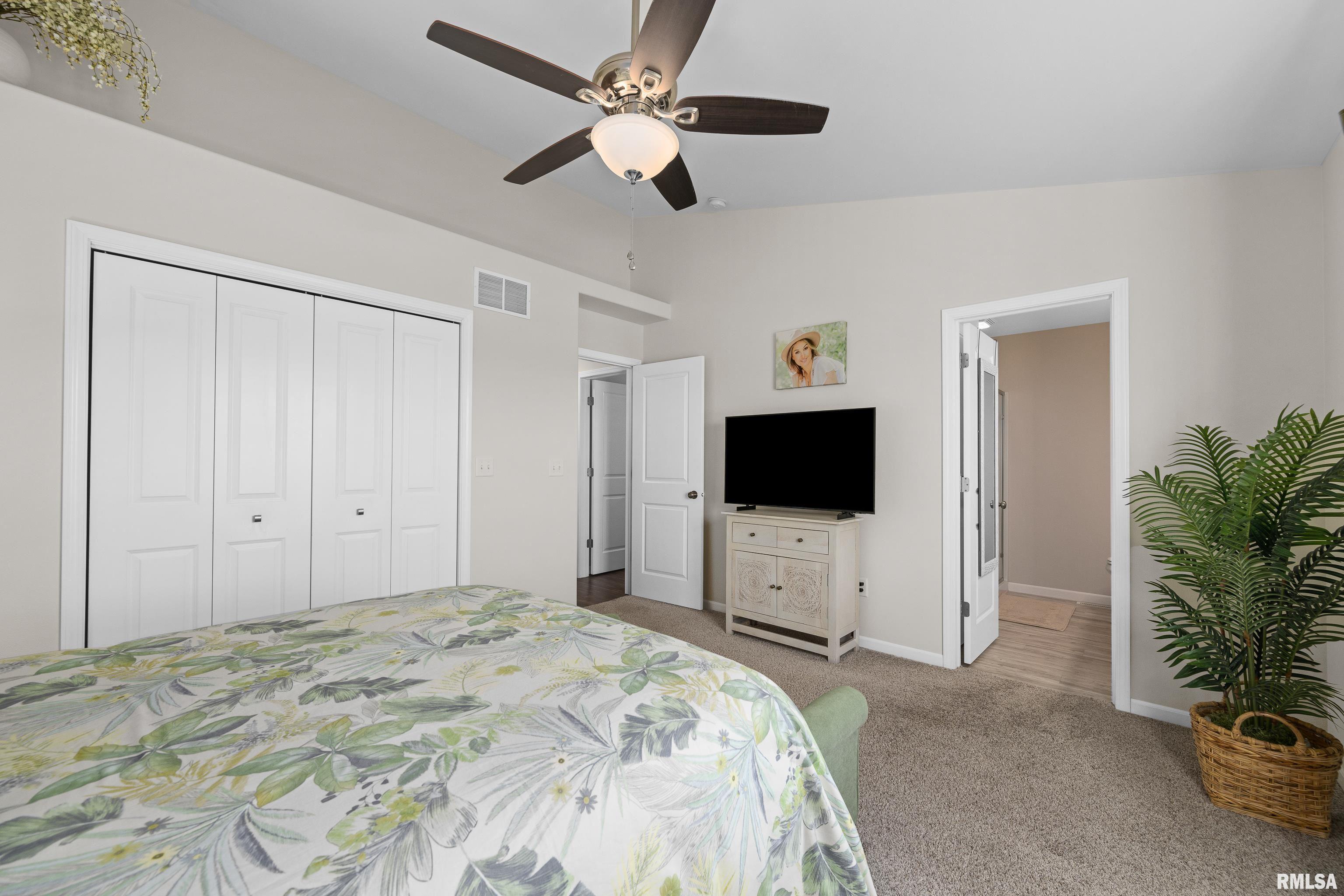 1556 Parkview Lane, Davenport, Iowa image 19