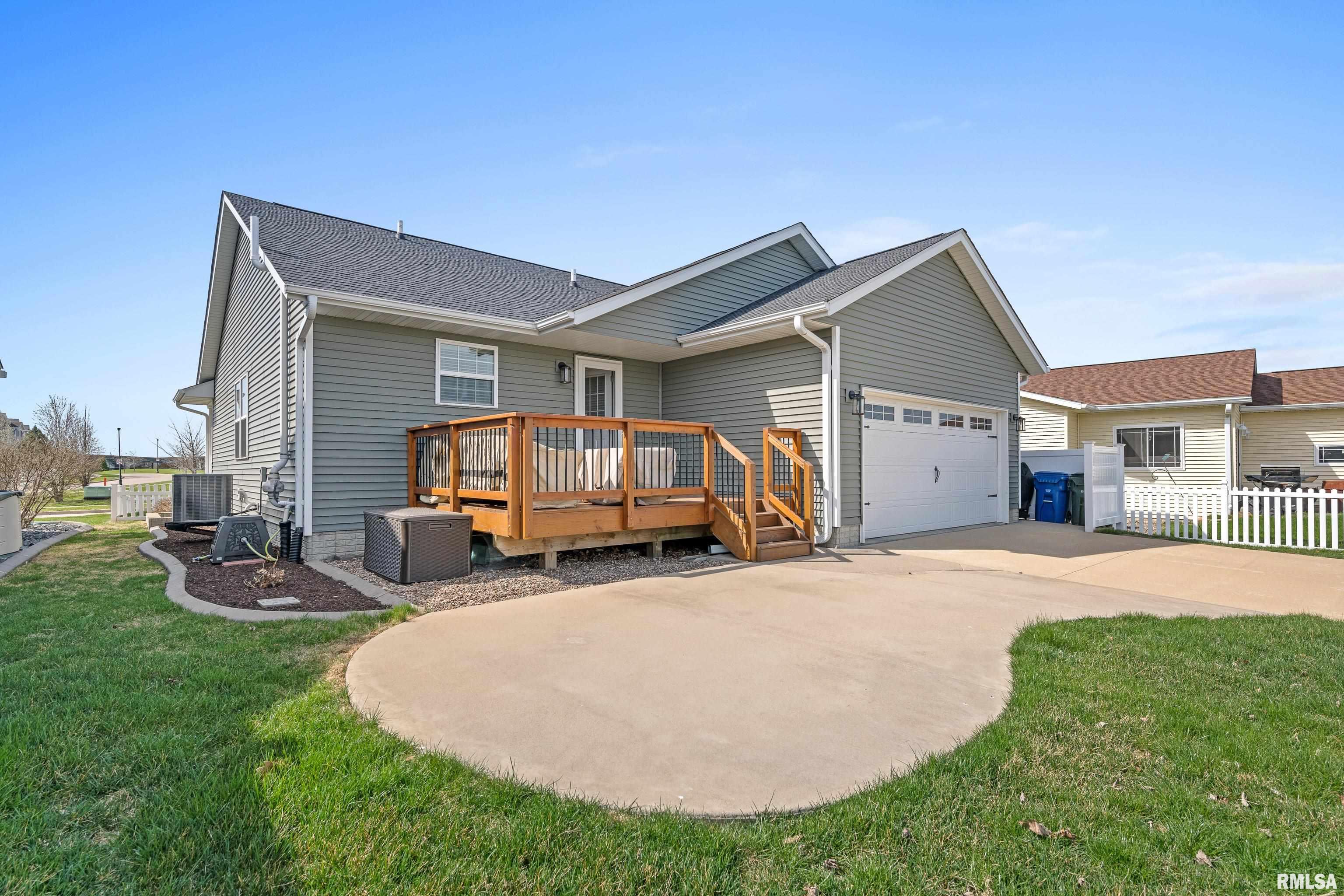 1556 Parkview Lane, Davenport, Iowa image 33