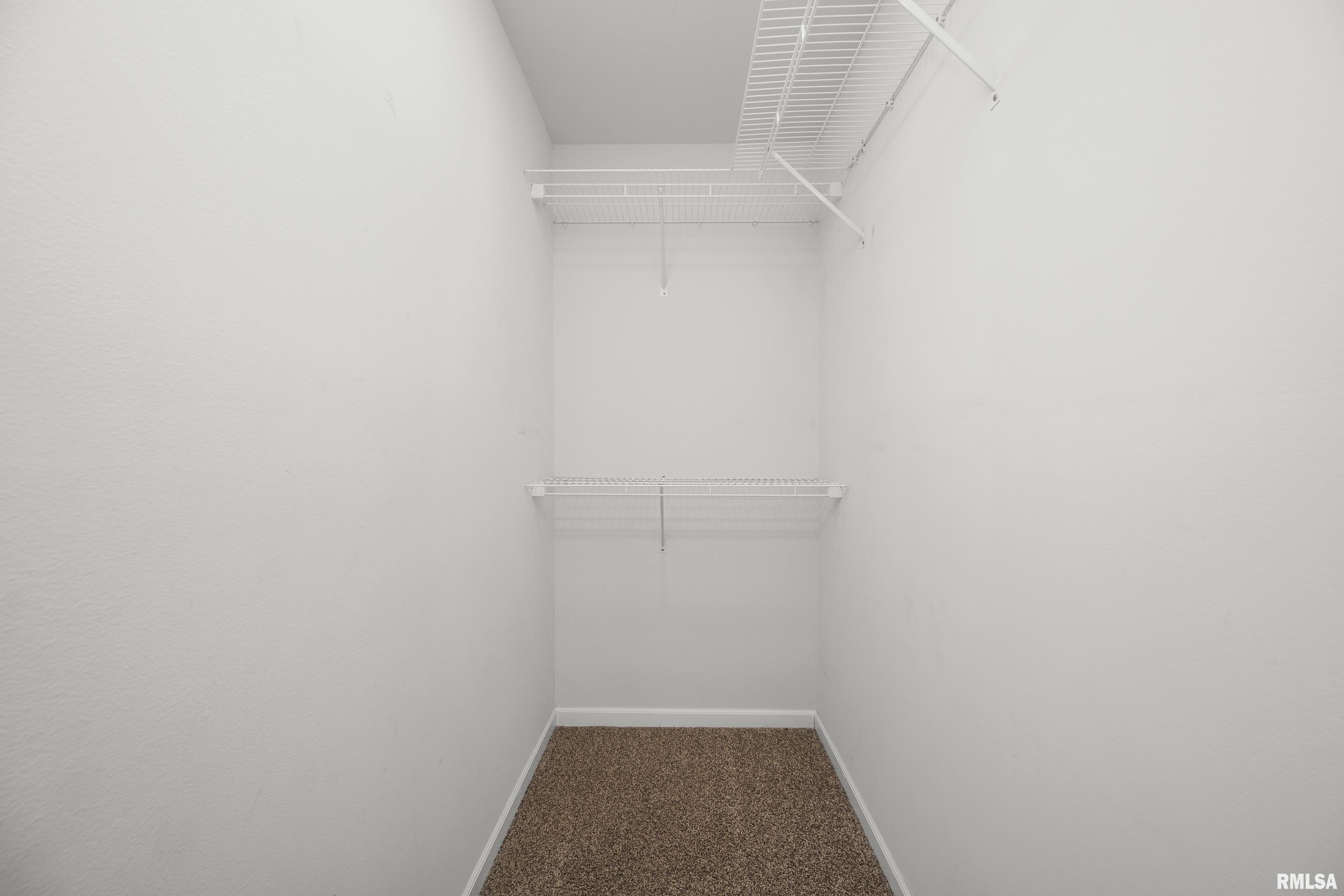 1556 Parkview Lane, Davenport, Iowa image 27