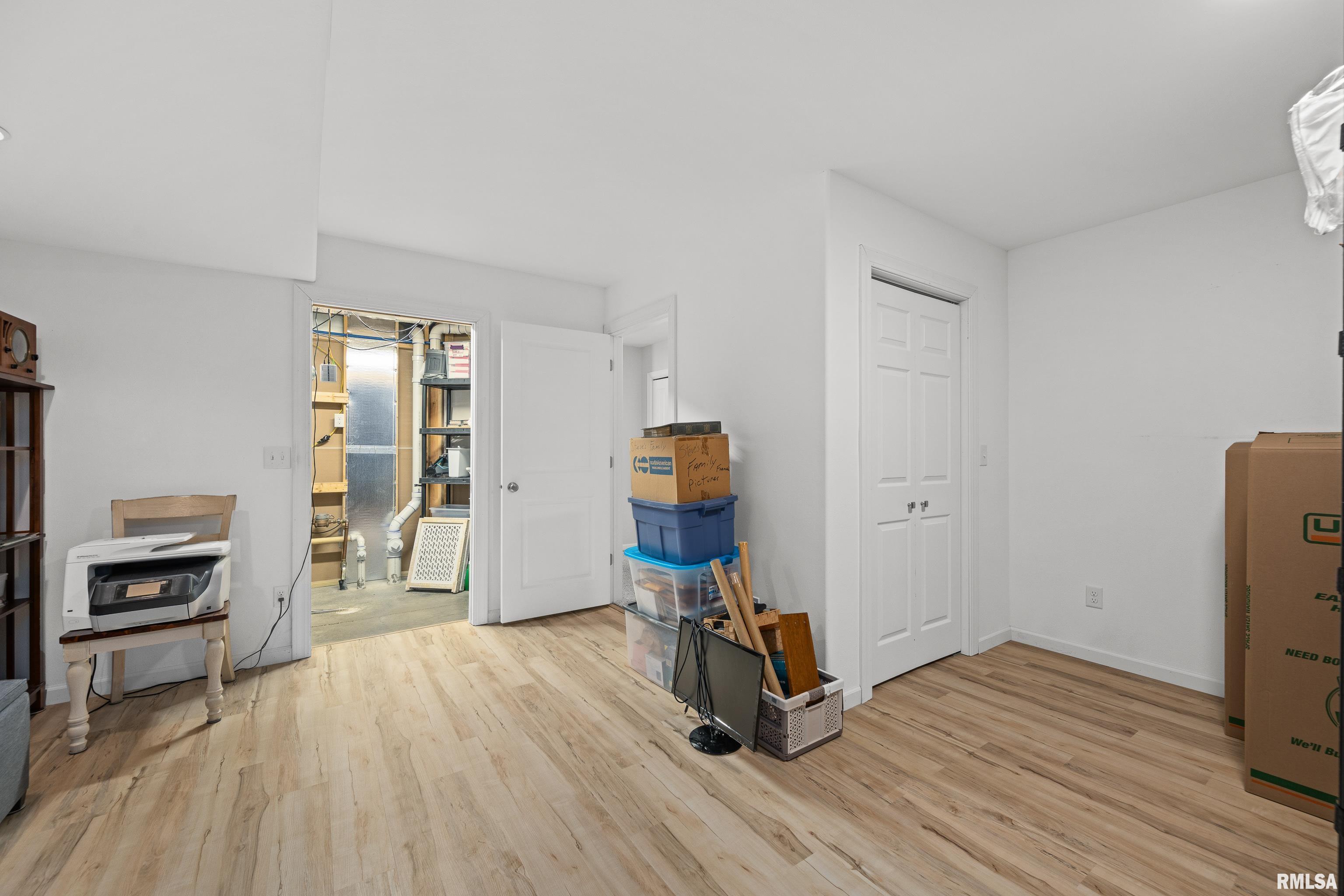 1556 Parkview Lane, Davenport, Iowa image 28