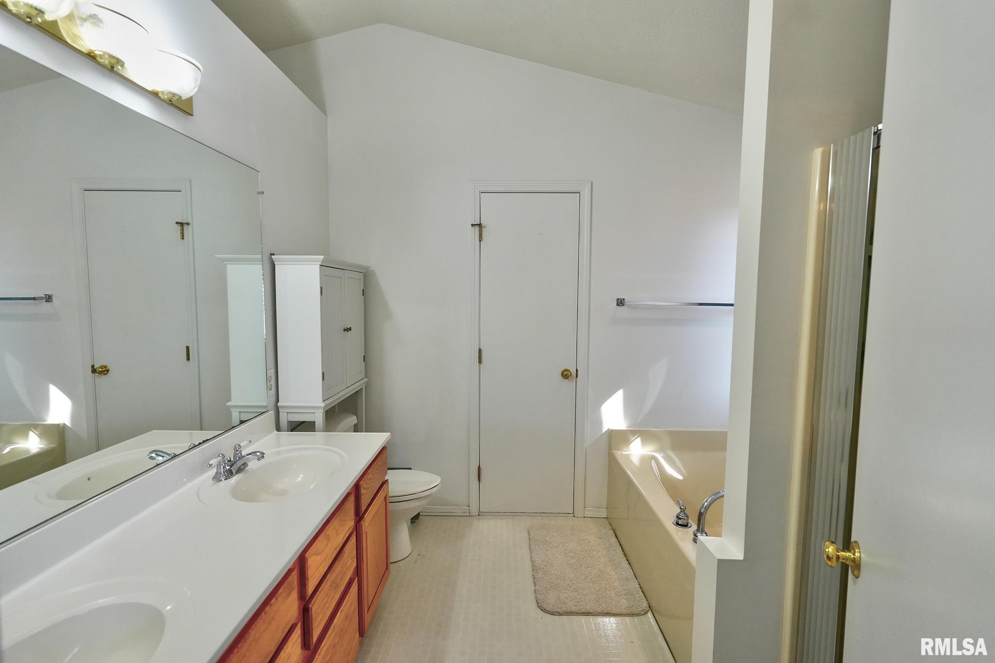 1609 Ashbrook Court, Normal, Illinois image 11