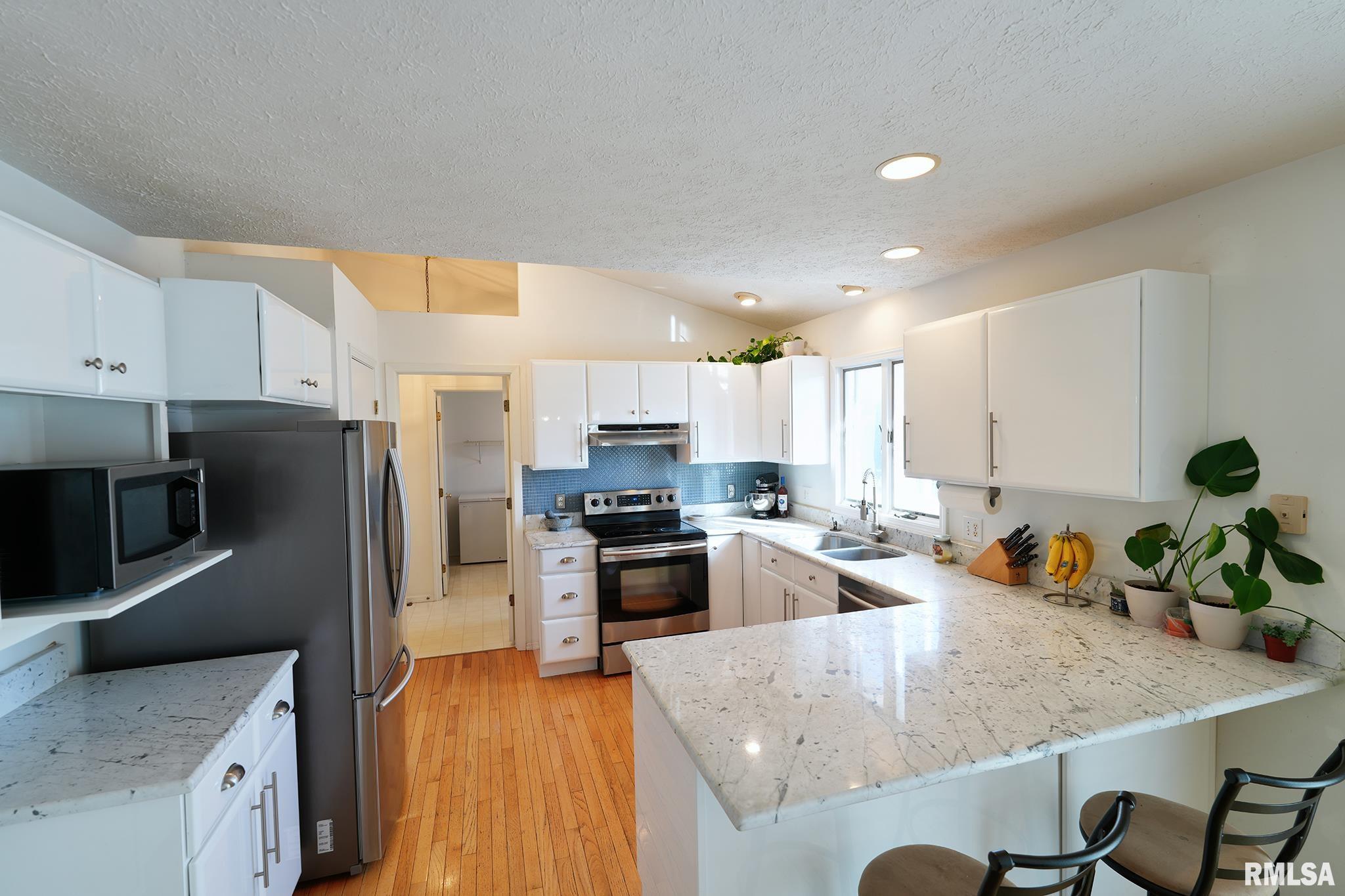 1609 Ashbrook Court, Normal, Illinois image 4